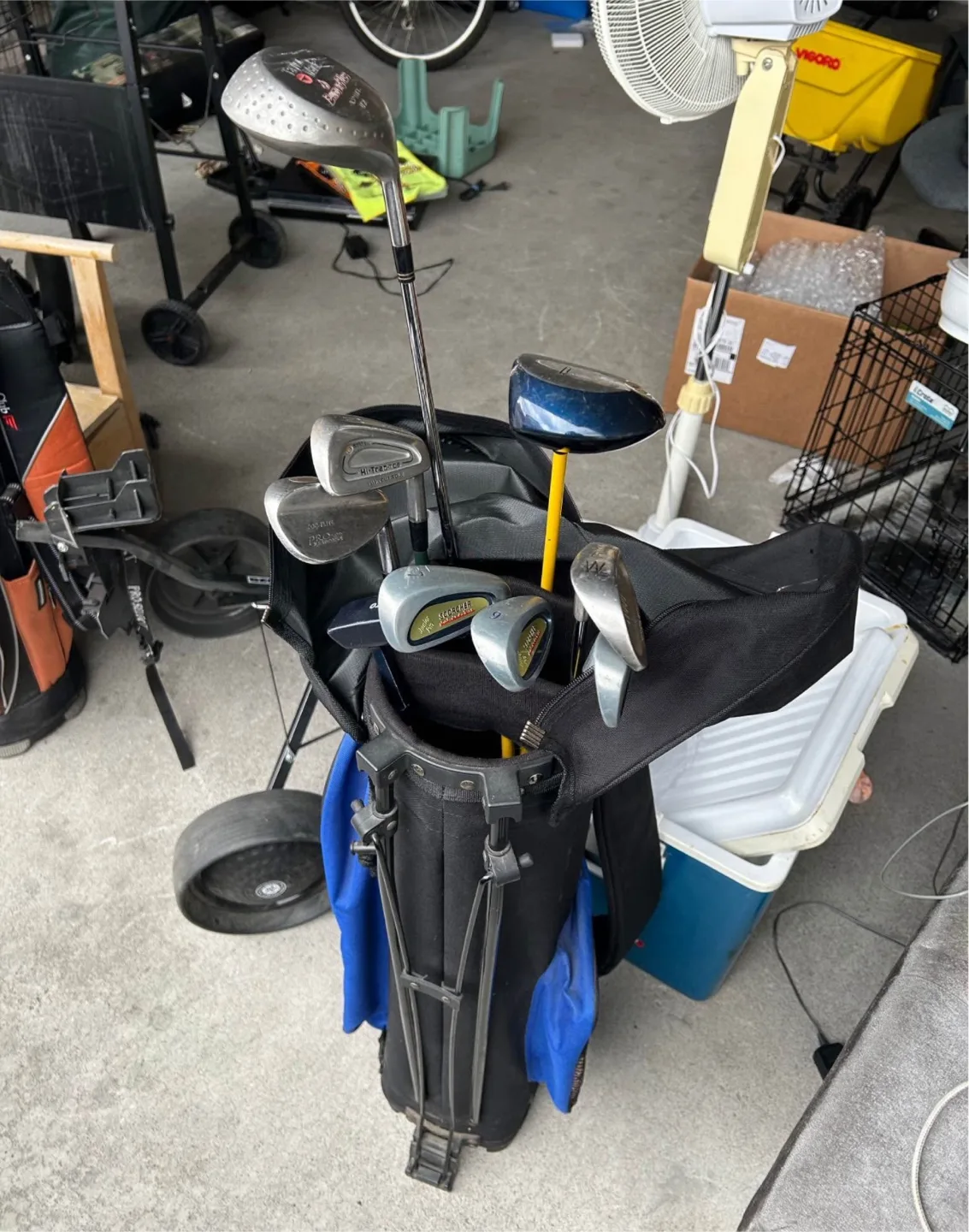 Junior Golf Club Set with Bag – Includes Driver, Irons & Putte image indicator(2)