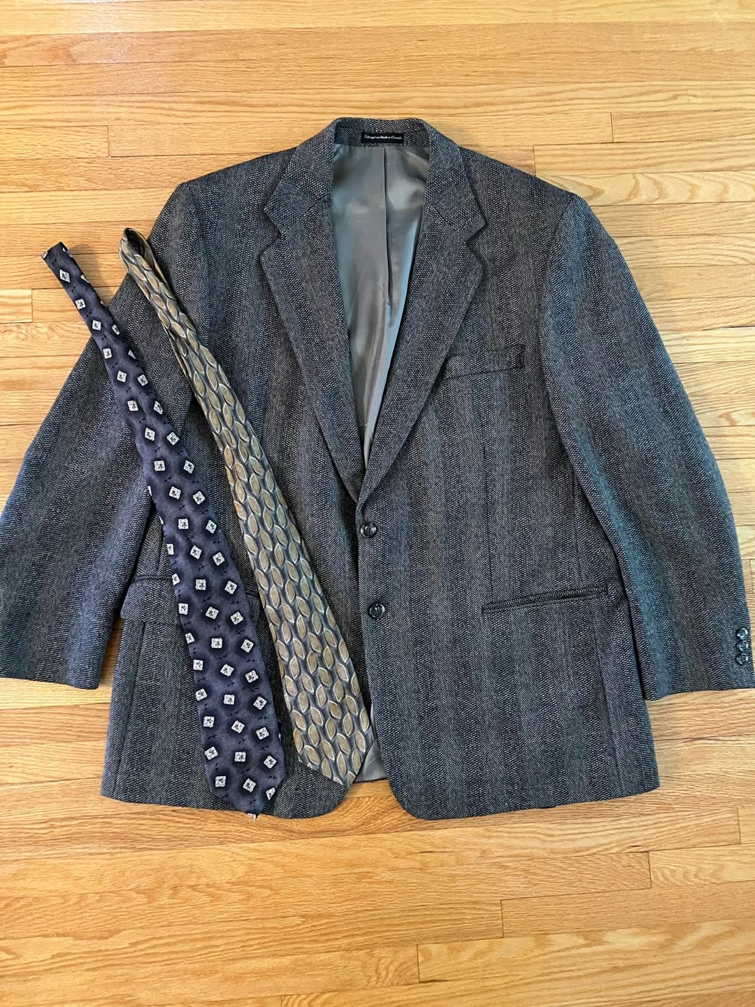 Men's Blazer & Ties - Size Unknown thumbnail