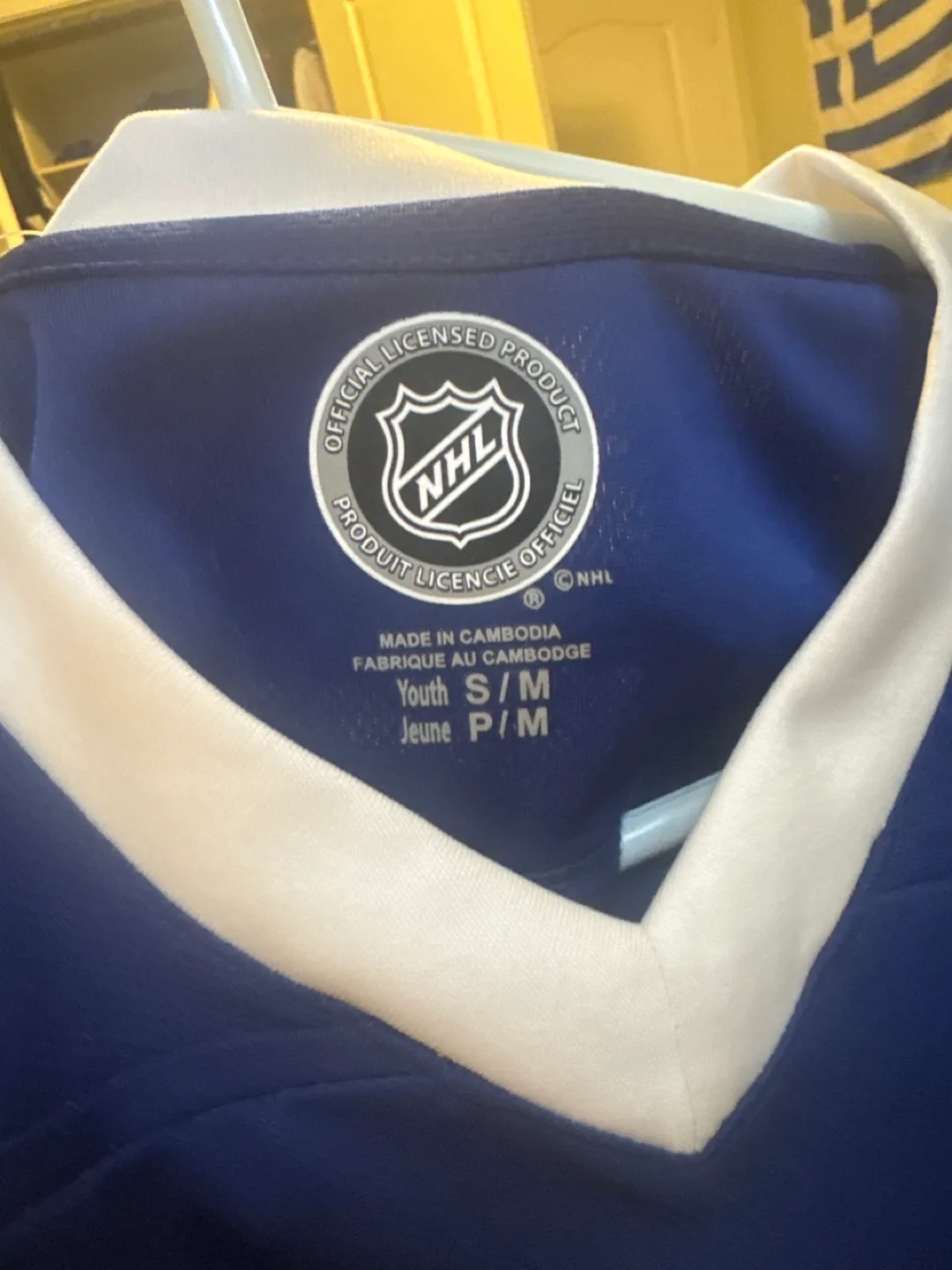 Reebok Toronto Maple Leafs Youth S/M Jersey image indicator(2)