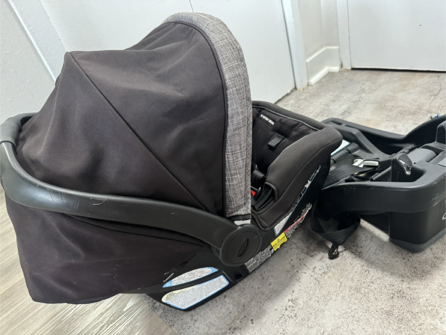 Graco SnugRide 35 Infant Car Seat with Base - photo 2