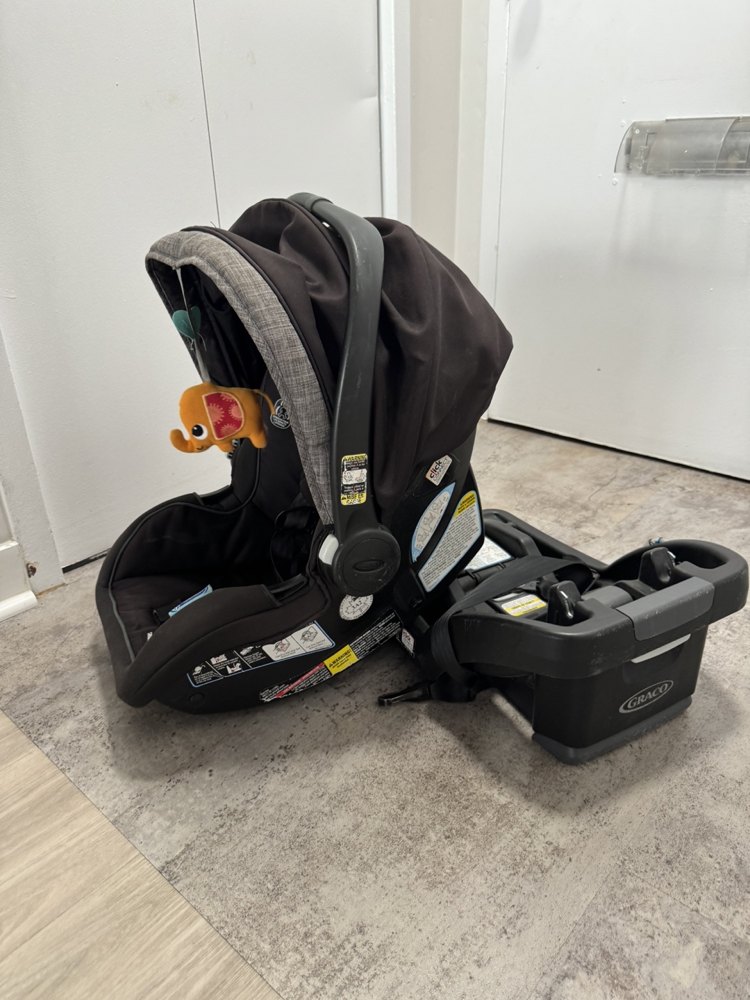 Graco SnugRide 35 Infant Car Seat with Base