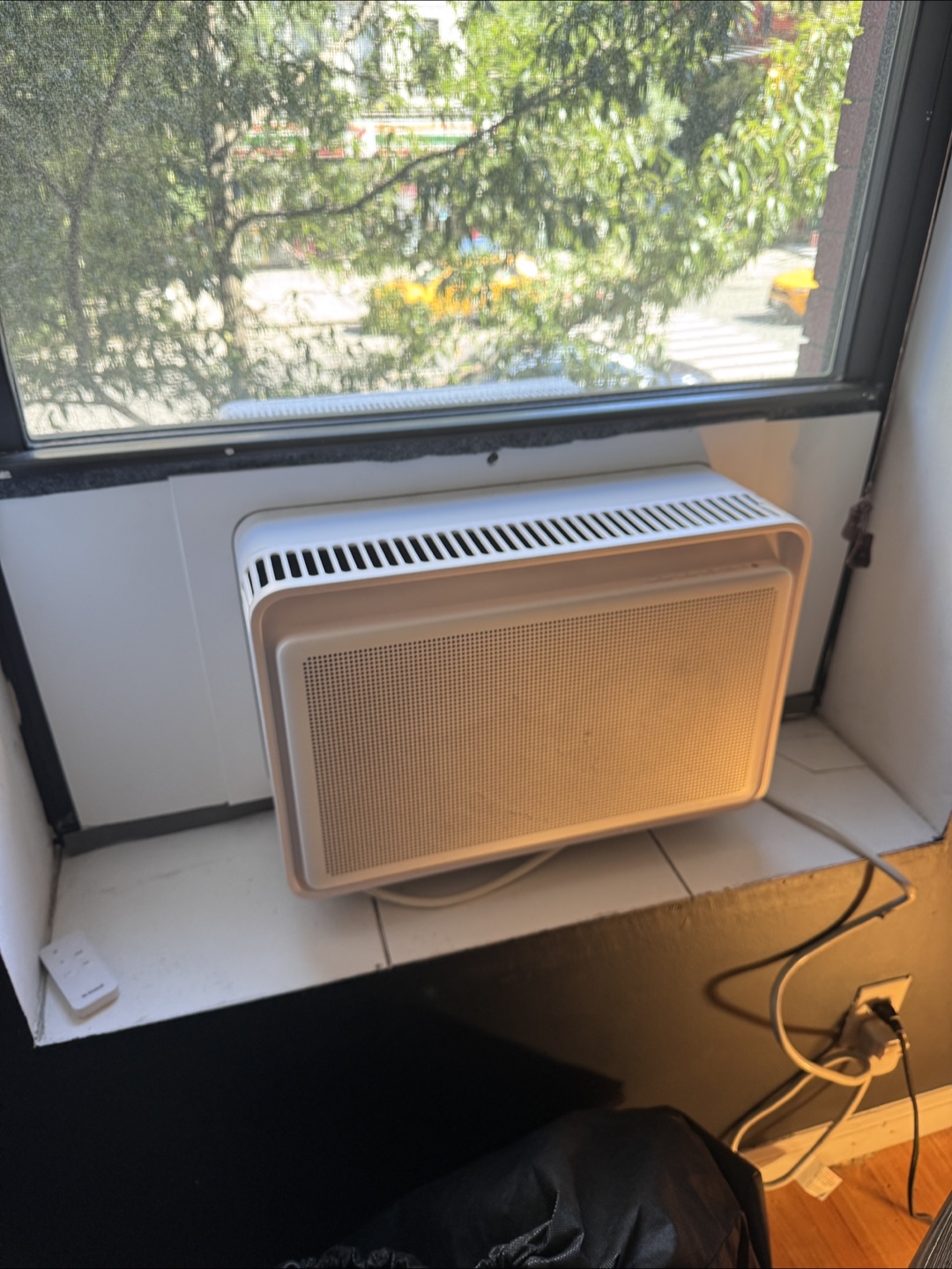 Windmill AC unit (12,000 BTU Whispertech) - photo 2
