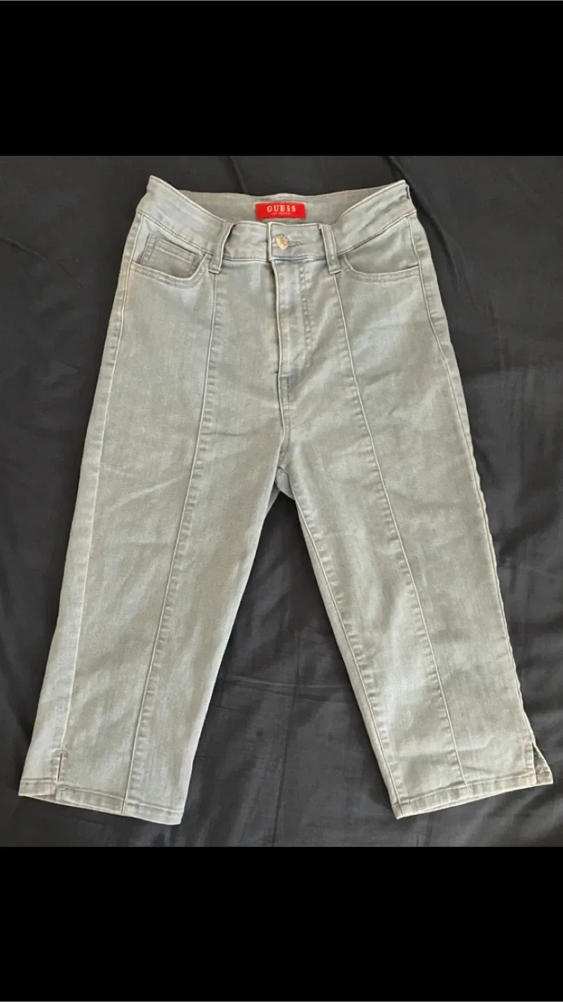 Guess Women’s Soft Stretchy Thessy Blue Capri Jeans 👖 Size 26💙🩵 image indicator(3)