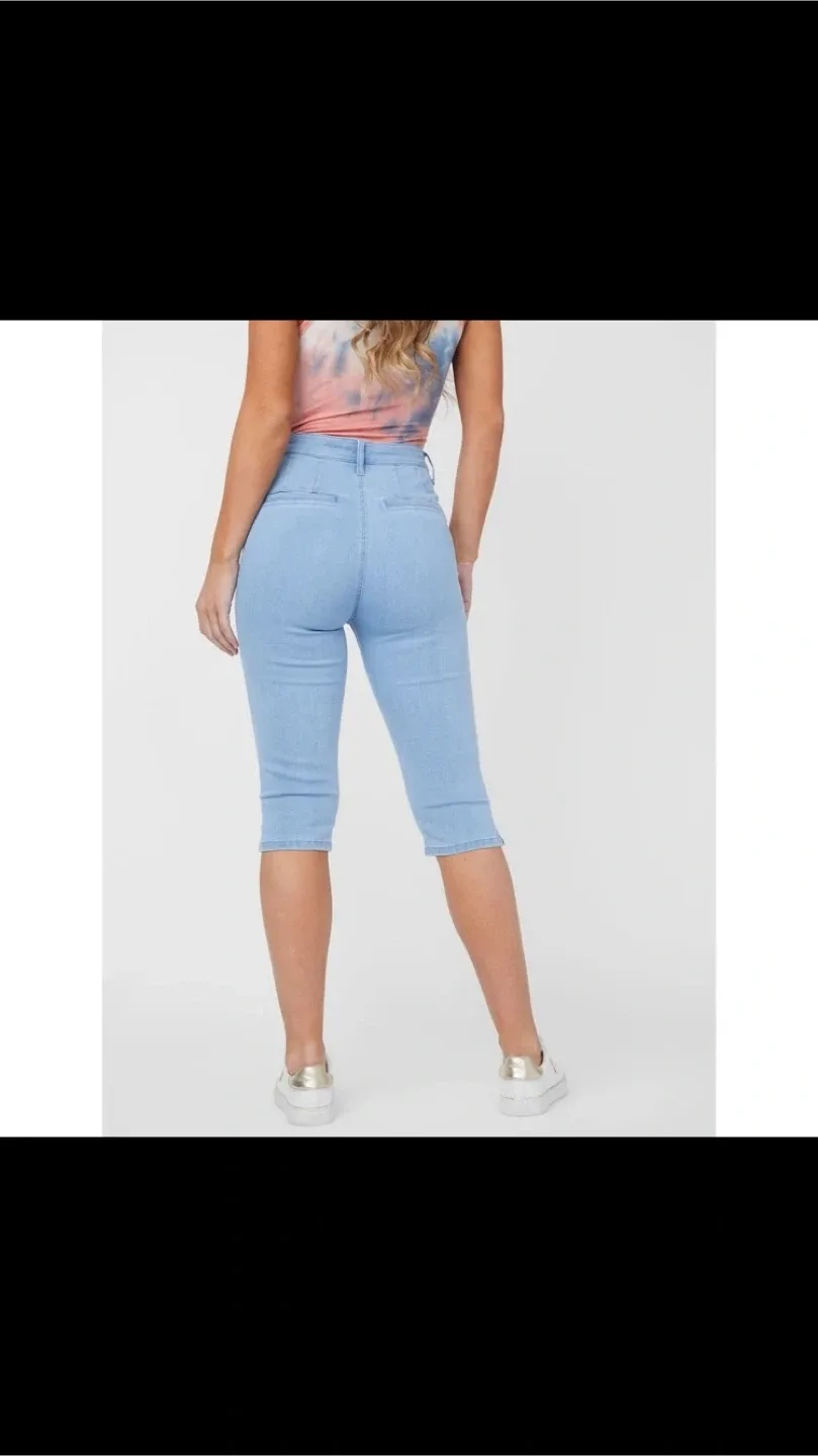 Guess Women’s Soft Stretchy Thessy Blue Capri Jeans 👖 Size 26💙🩵 image indicator(9)