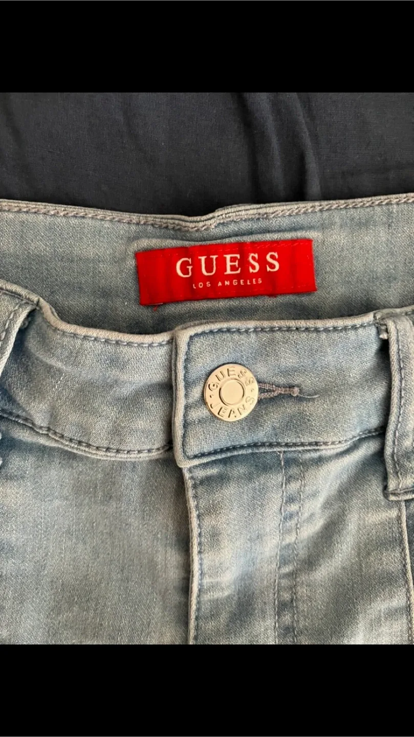 Guess Women’s Soft Stretchy Thessy Blue Capri Jeans 👖 Size 26💙🩵 image indicator(7)