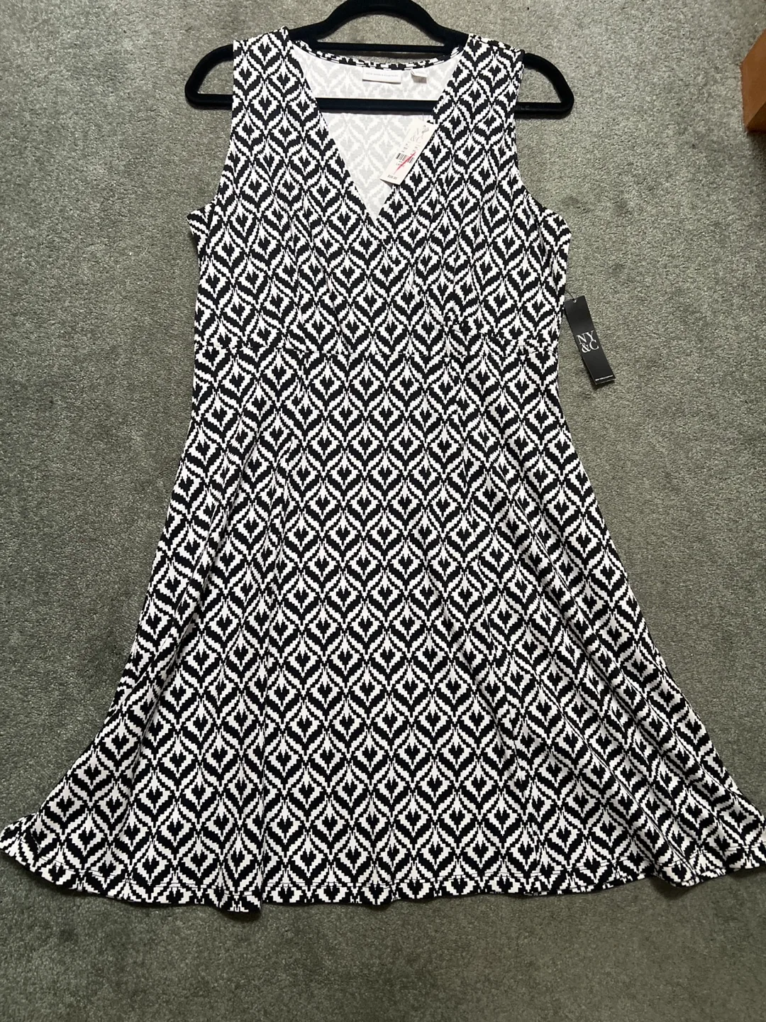 NY&C Black & White Dress - Size L thumbnail