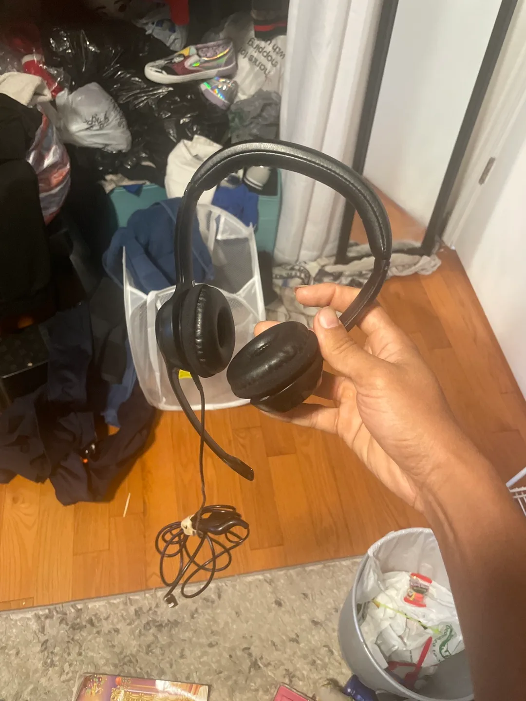 Black Gaming Headset with Microphone thumbnail