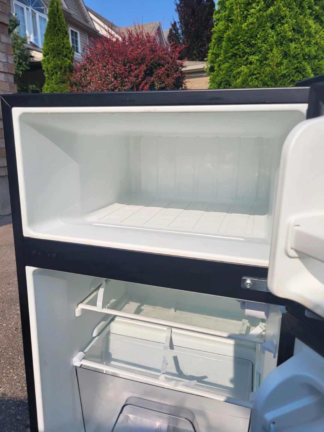 Galanz Double Door Compact Refrigerator - 3.1 Cubic Ft - photo 4