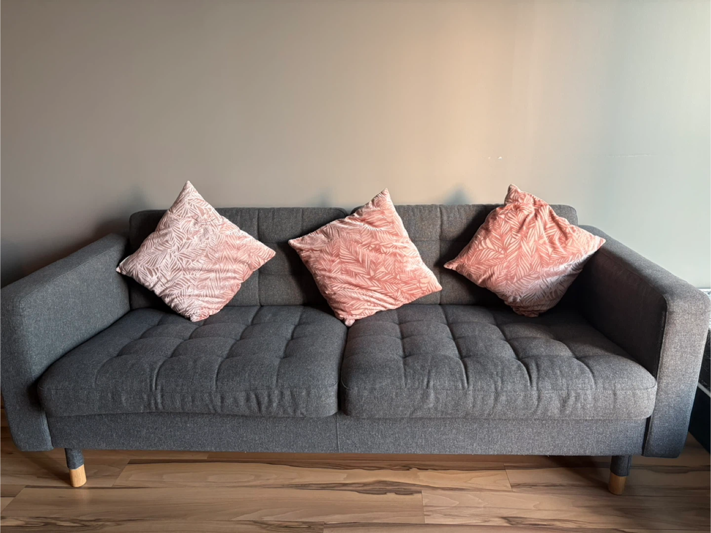 4 Seater Sofa - photo 3