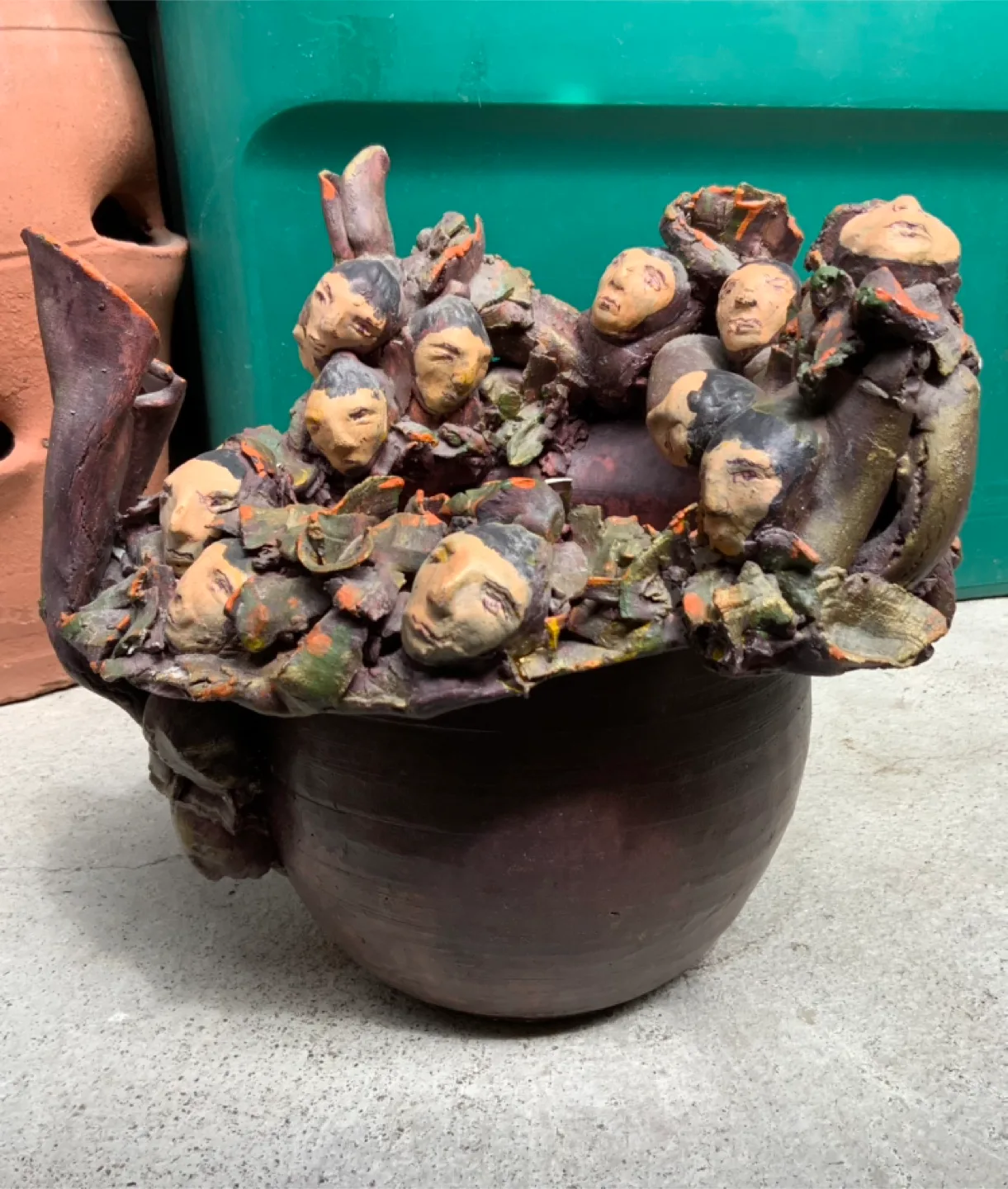 Clay Pot with Unique Design thumbnail