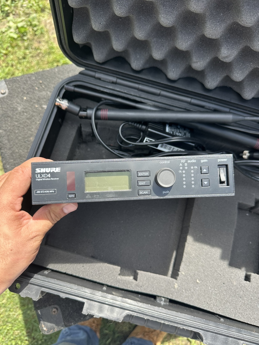 Shure ULXD4 Digital Wireless Receiver - photo 3