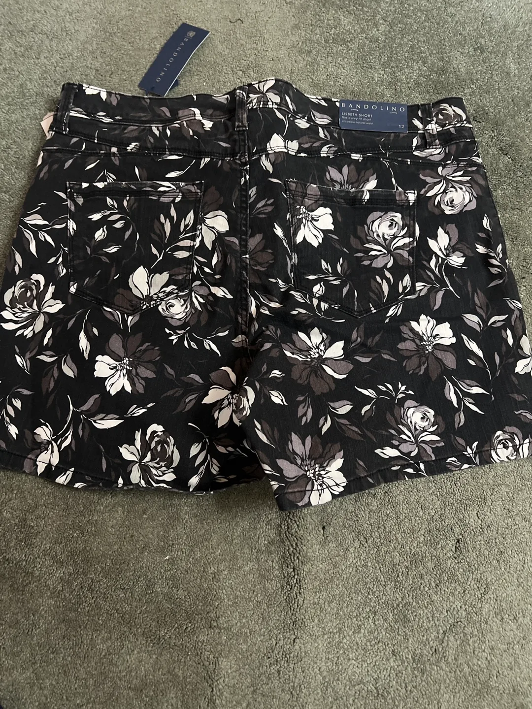 New Bandolino Lisbeth Floral Shorts - Size 12 image indicator(4)