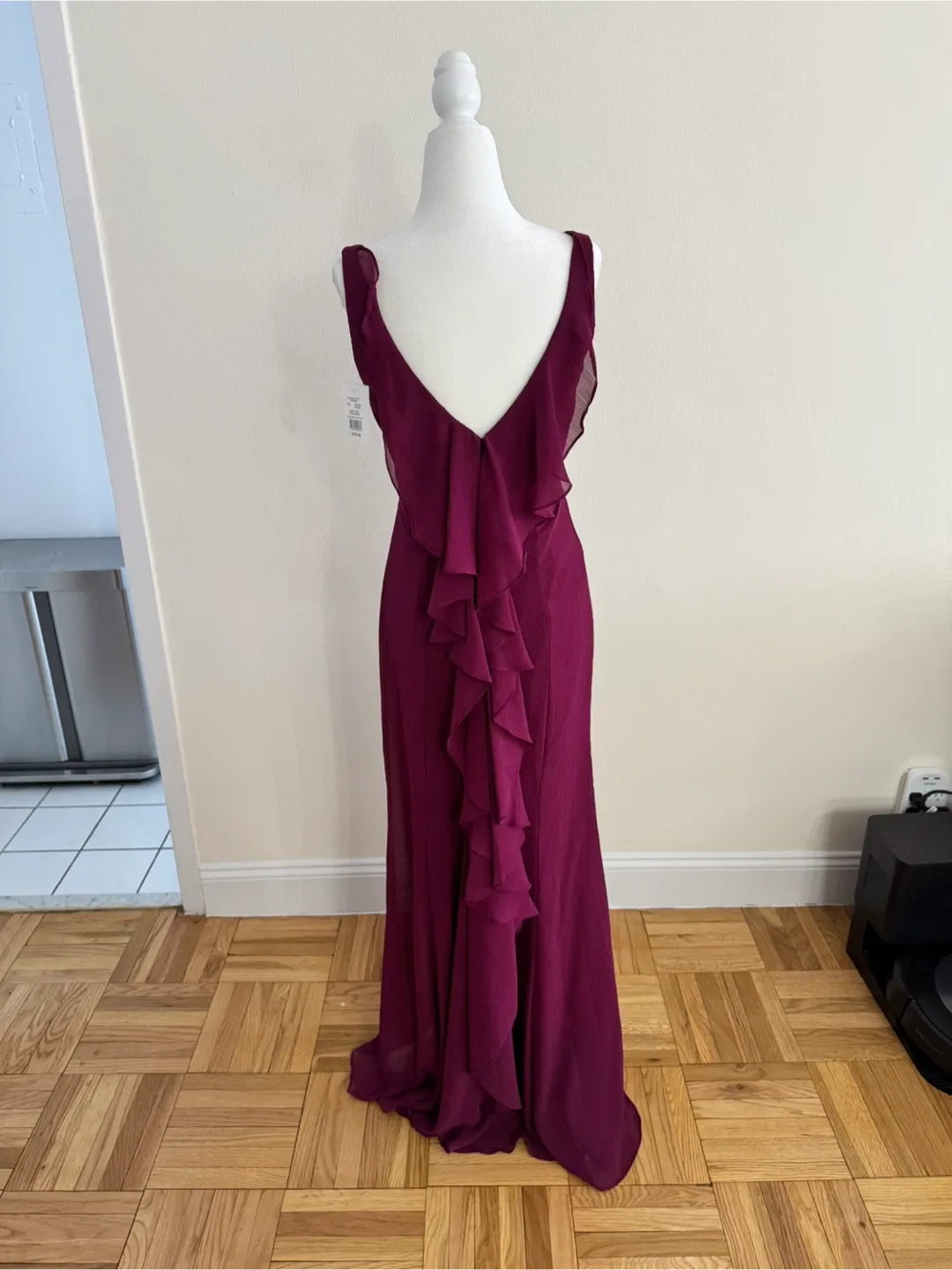 New With Tags! David’s Bridal Ruffle Detailing | Size 2 image indicator(9)