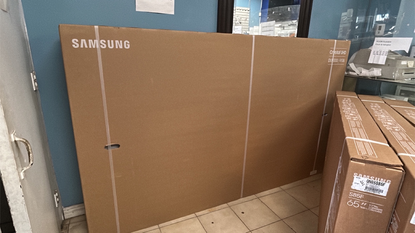 New Samsung 98" Crystal UHD DU9000 Series TV - photo 2
