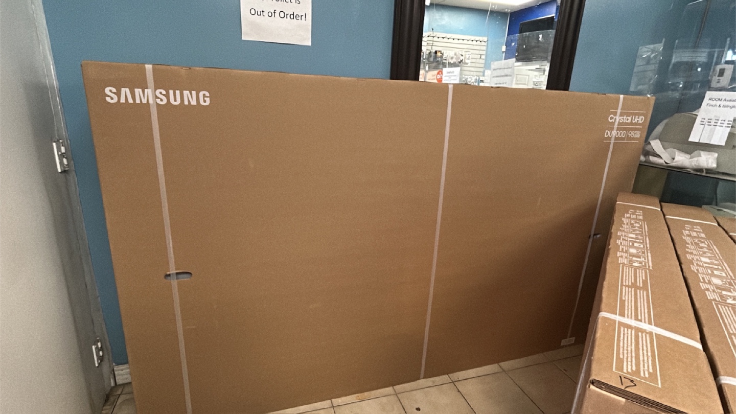 New Samsung 98" Crystal UHD DU9000 Series TV