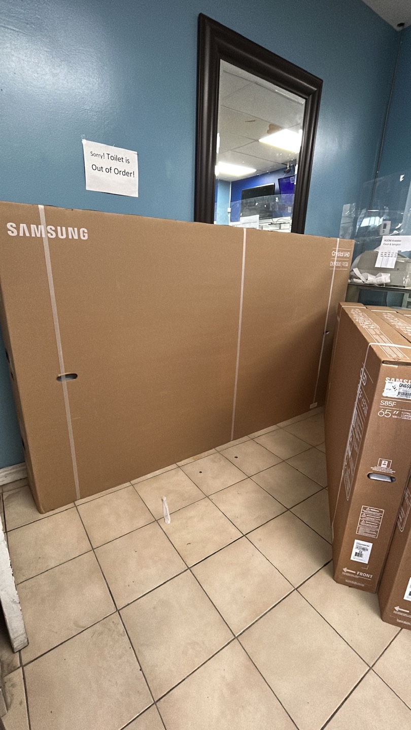New Samsung 98" Crystal UHD DU9000 Series TV - photo 3