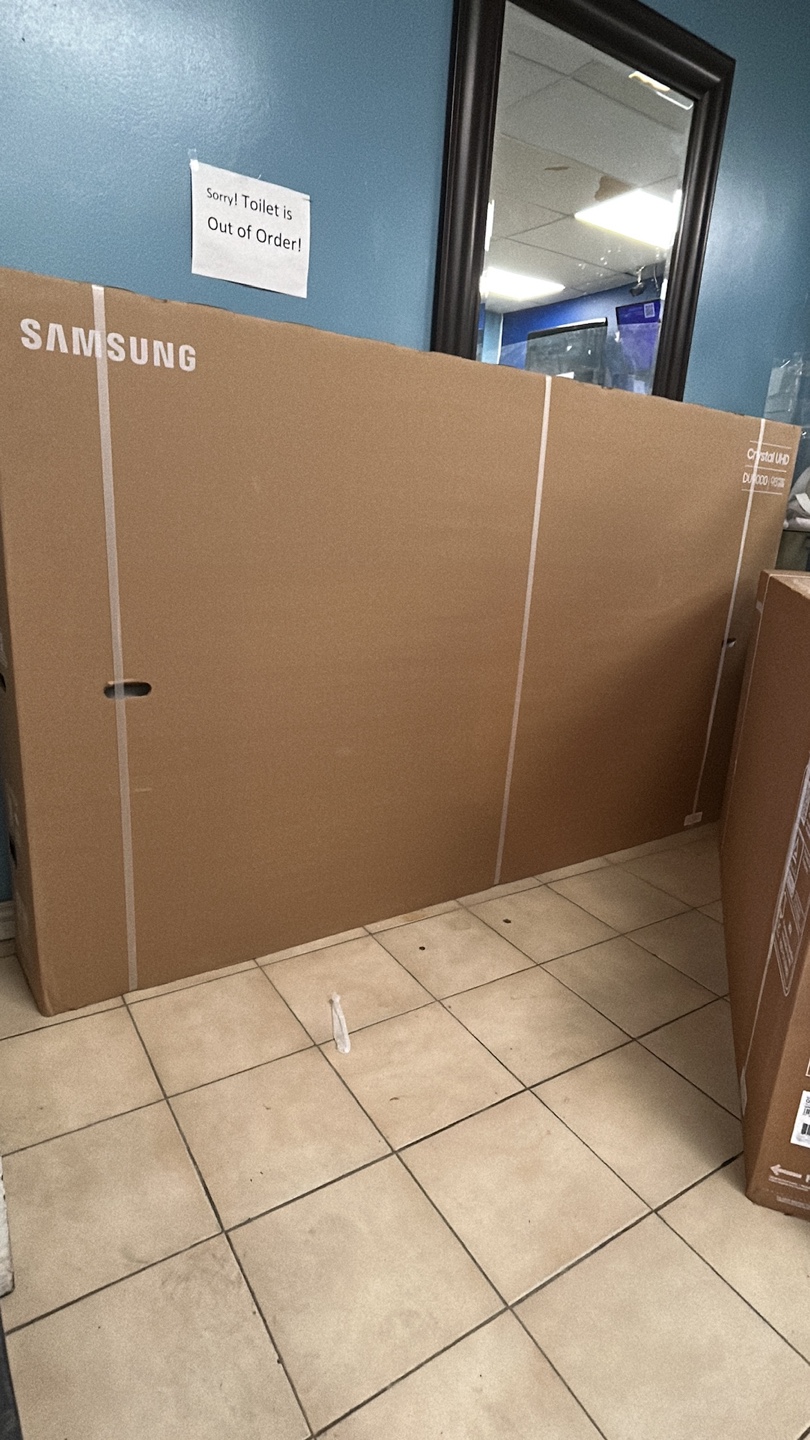 New Samsung 98" Crystal UHD DU9000 Series TV - photo 4