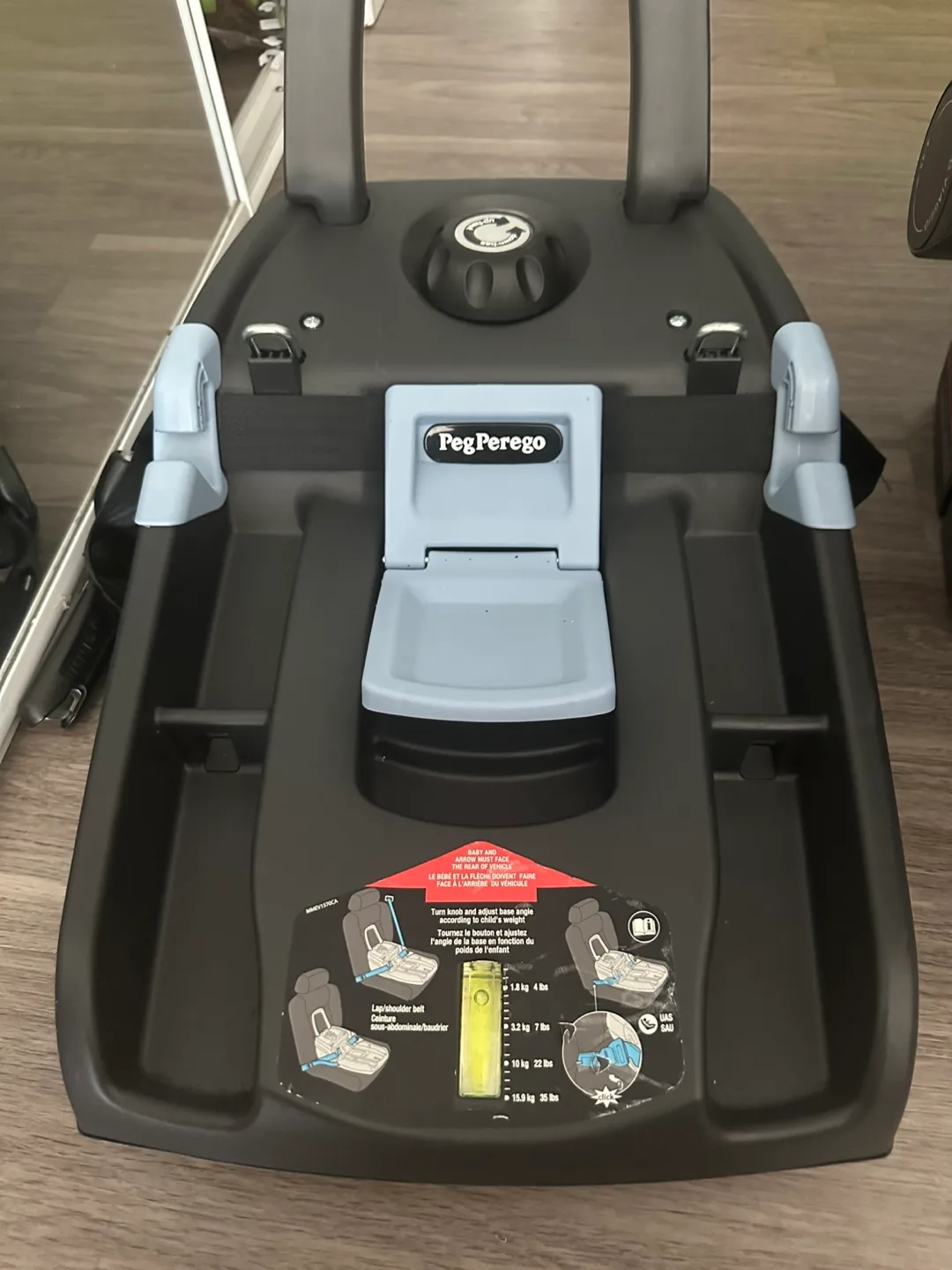 Like new Peg Perego Stage 1 car seat — 3 years warranty left! image indicator(3)