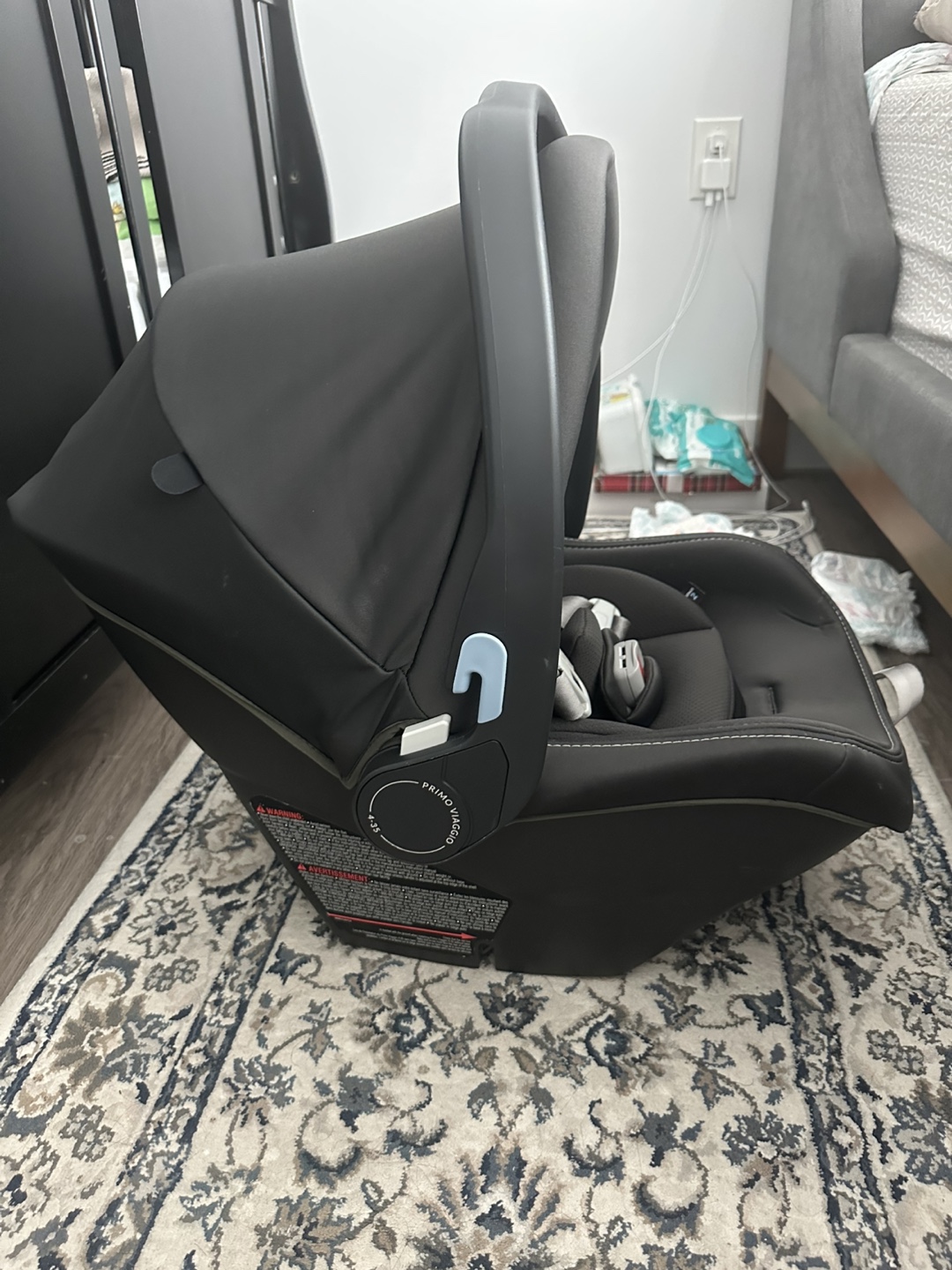 Like new Peg Perego Stage 1 car seat — 3 years warranty left! - photo 2