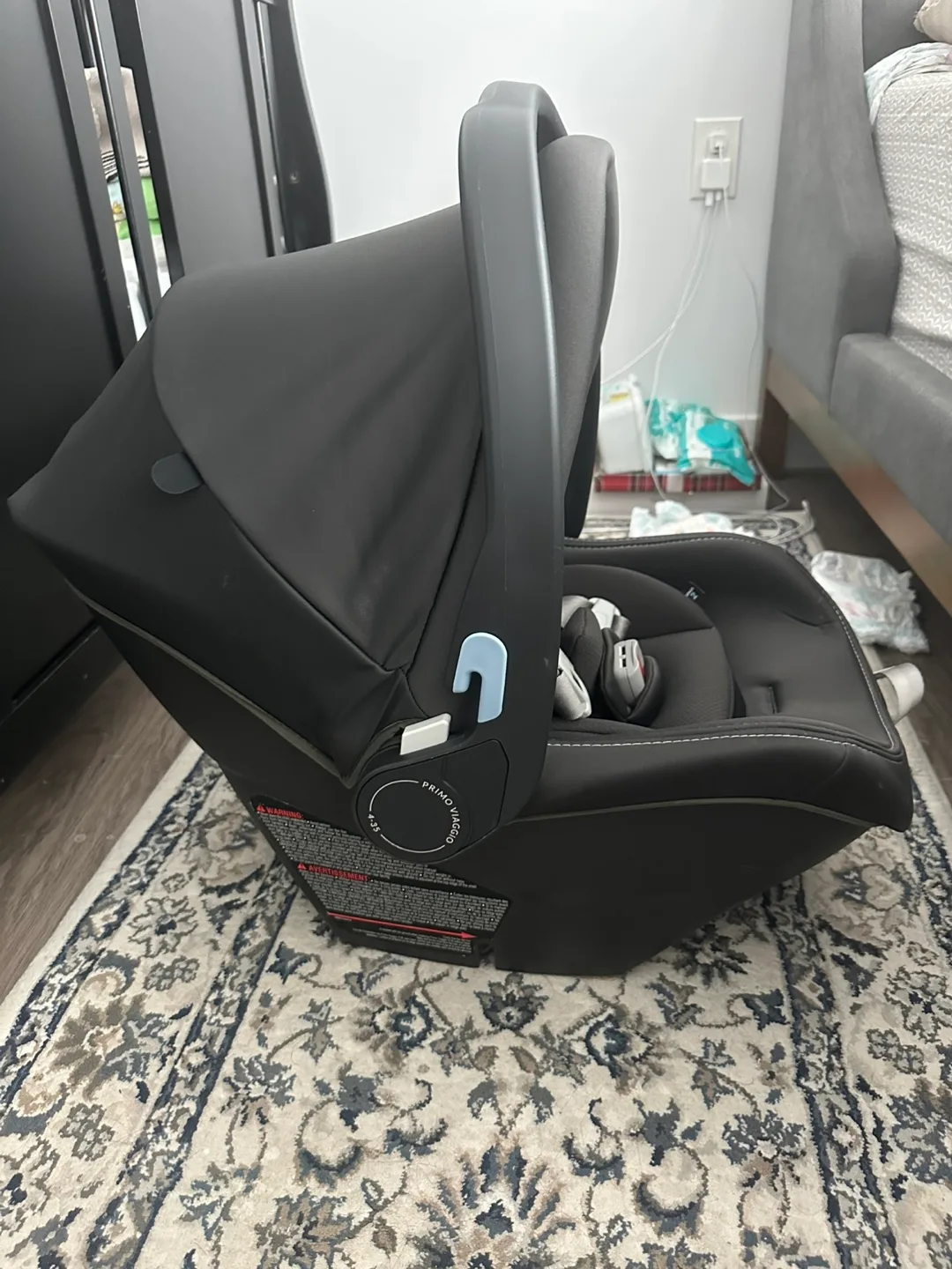 Like new Peg Perego Stage 1 car seat — 3 years warranty left! image indicator(2)