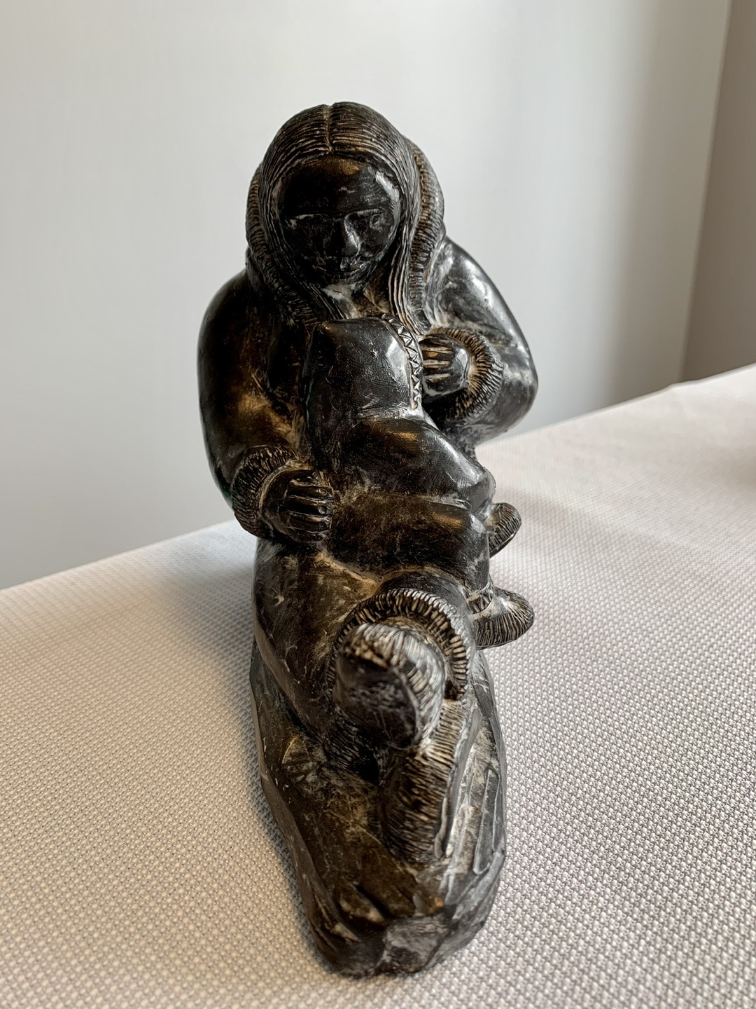 Inuit Mother and Child Sculpture - photo 2