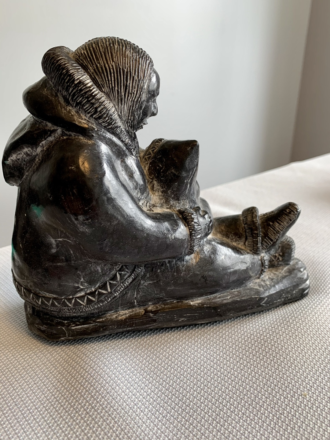 Inuit Mother and Child Sculpture - photo 4