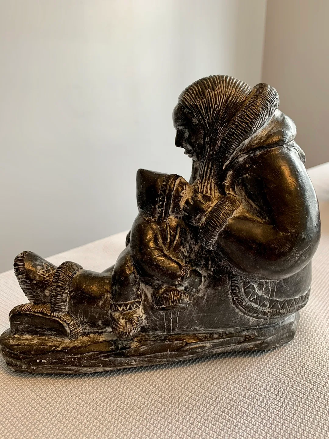 Inuit Mother and Child Sculpture image indicator(3)