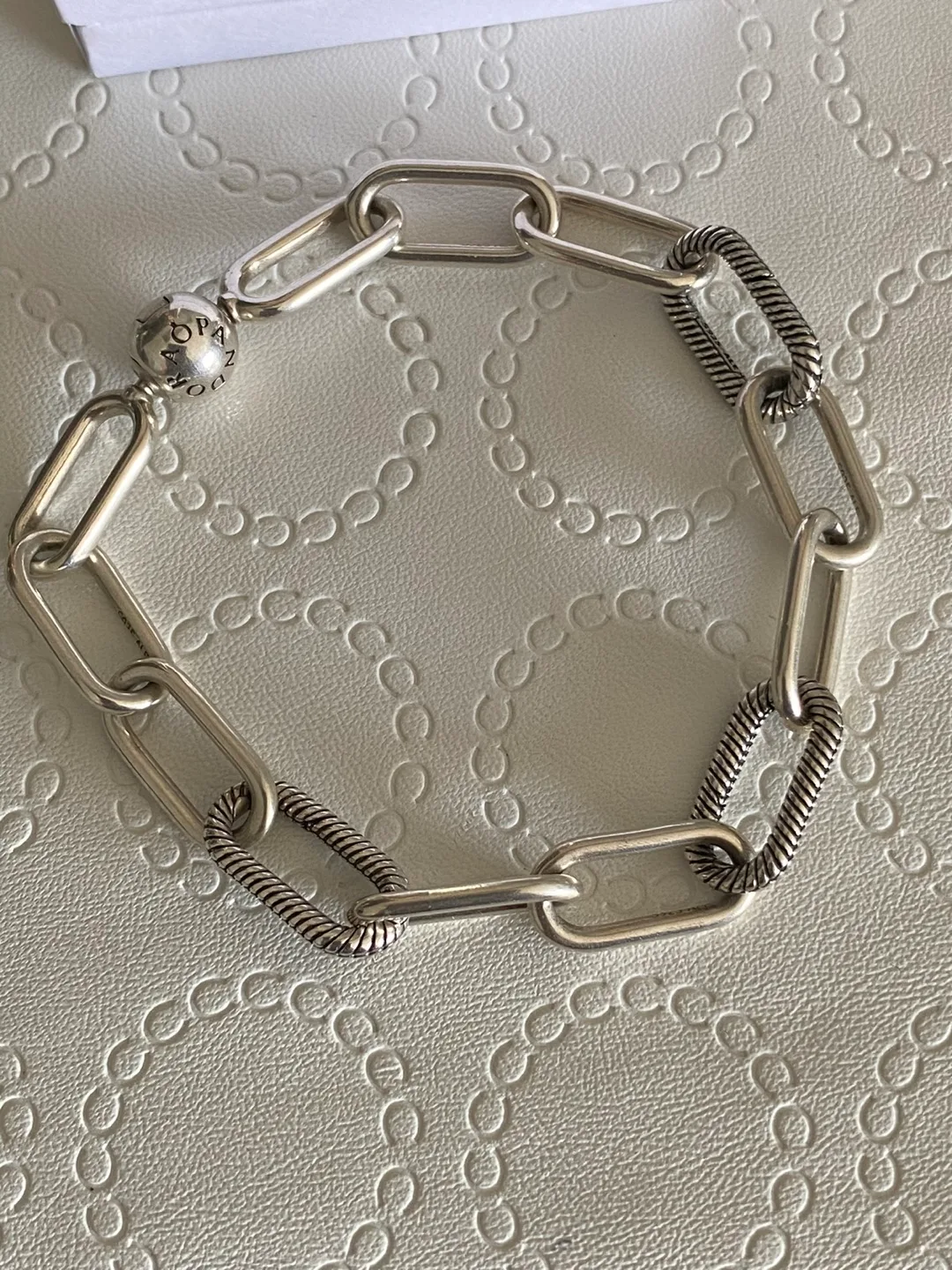 Pandora ME Link Bracelet image indicator(2)