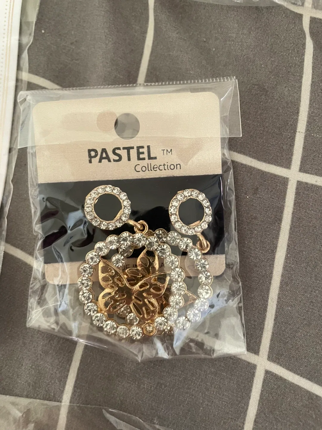 Pastel Collection & Crystal Bracelets and Earrings image indicator(2)