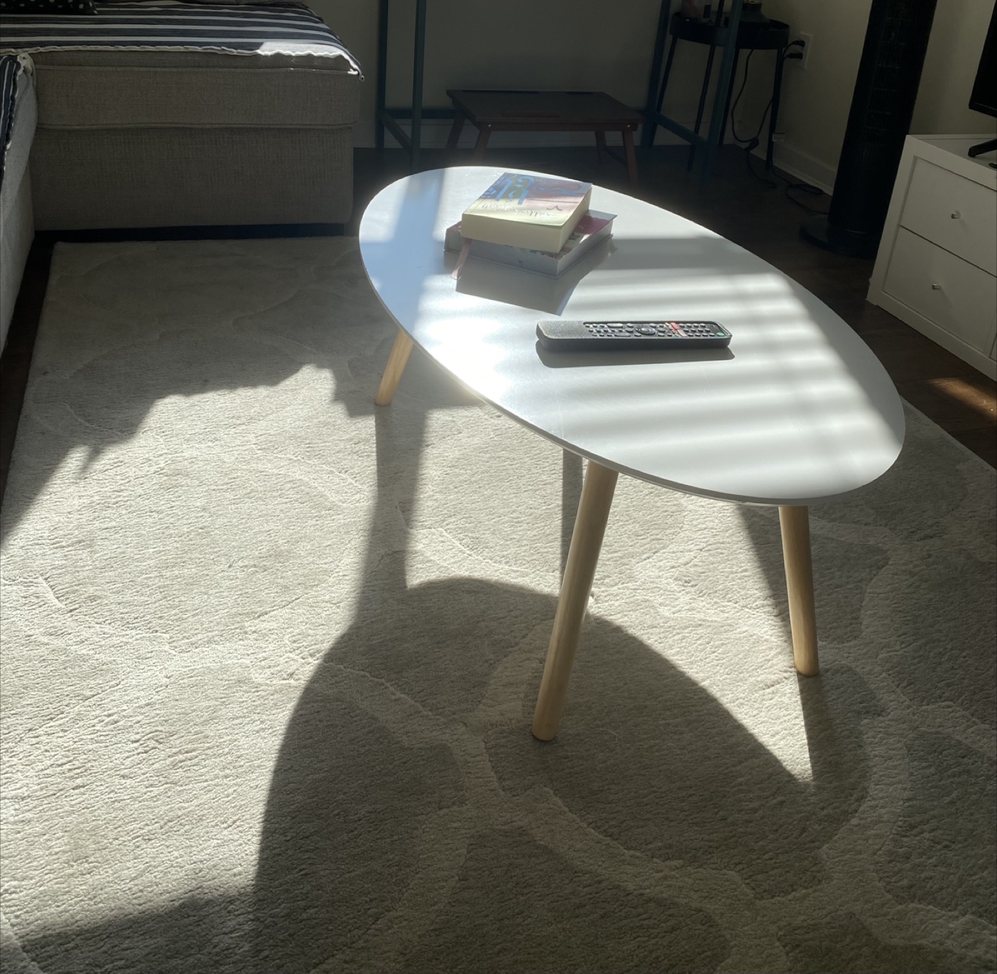 White Oval Coffee Table - photo 3