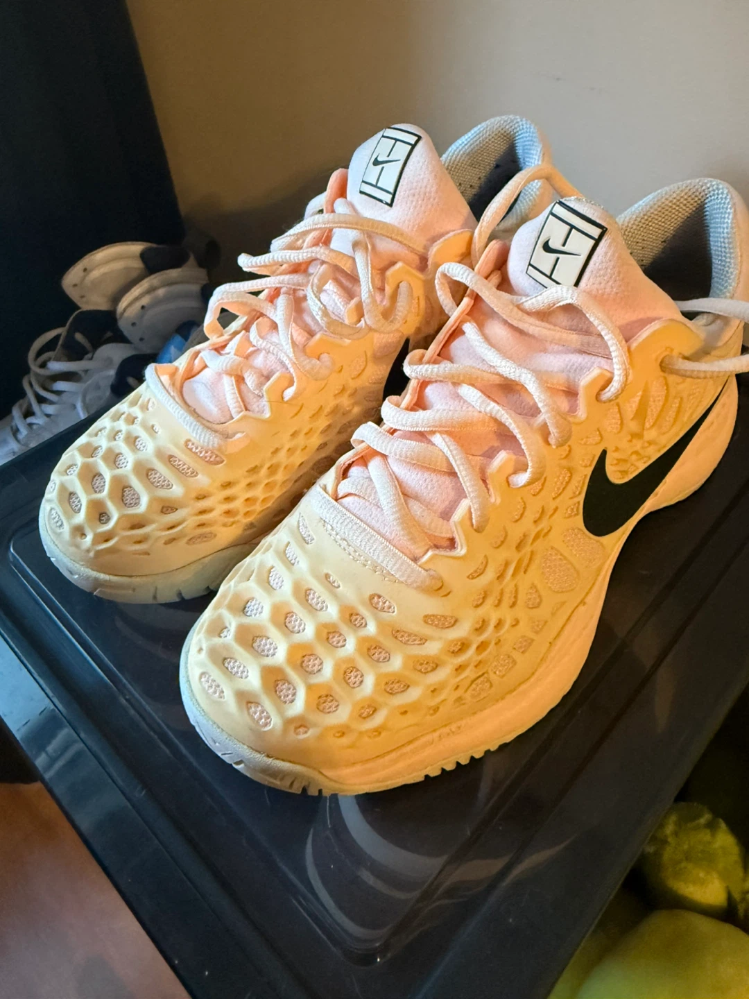 Nike Zoom Cage 3 Tennis Shoes- size 6.5- women’s- Peach