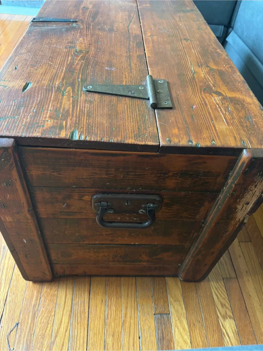 Rustic Wooden Storage Trunk image indicator(2)