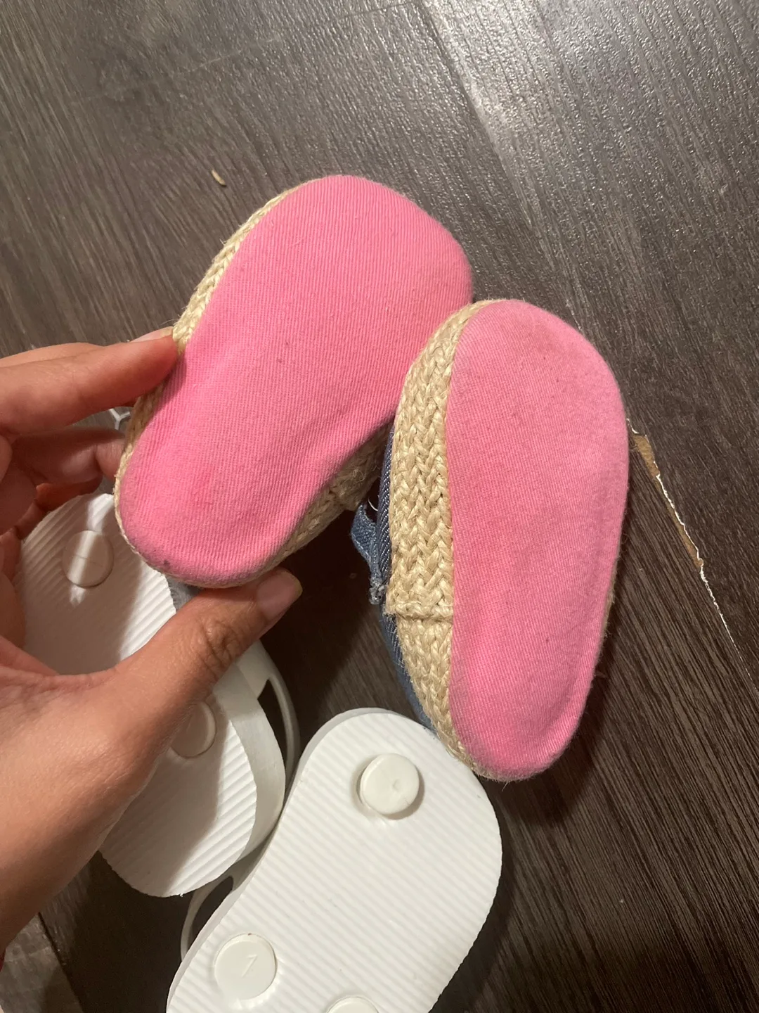 Baby shoes image indicator(4)