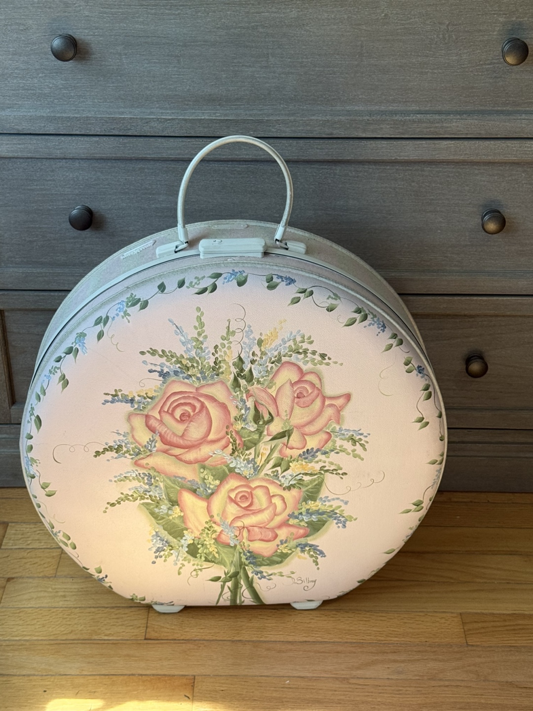 VINTAGE HAT BOX - large with handle, handpainted floral design