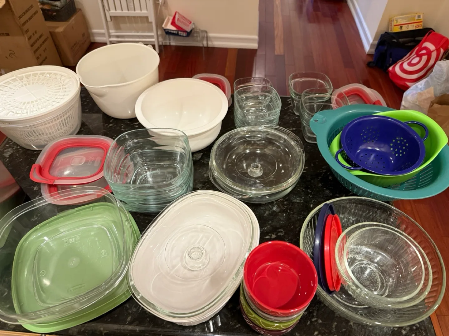 Mixed Kitchen Items. ALL LIKE NEW! image indicator(3)