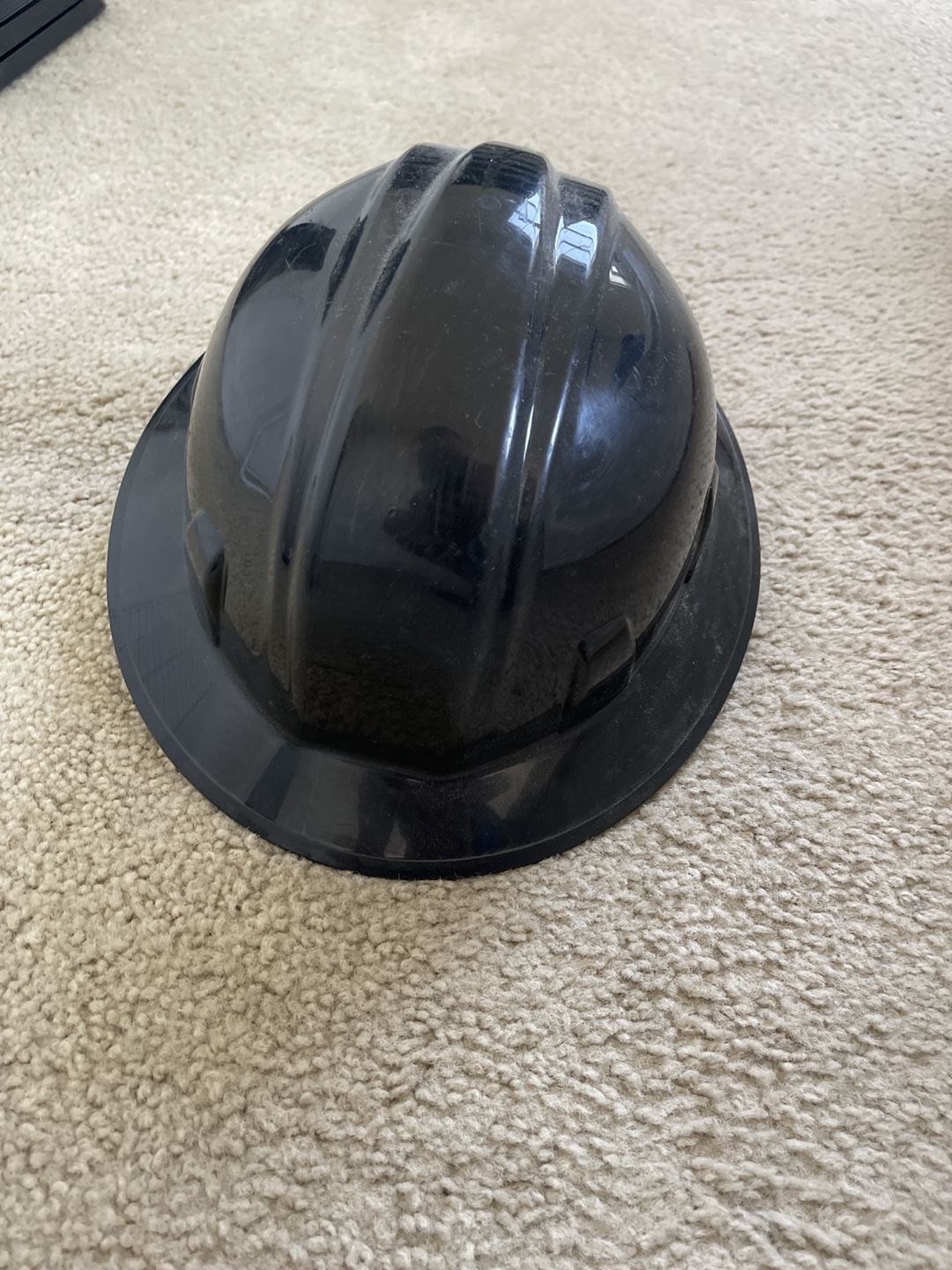 Black Pyramex Ridgeline Hard Hat