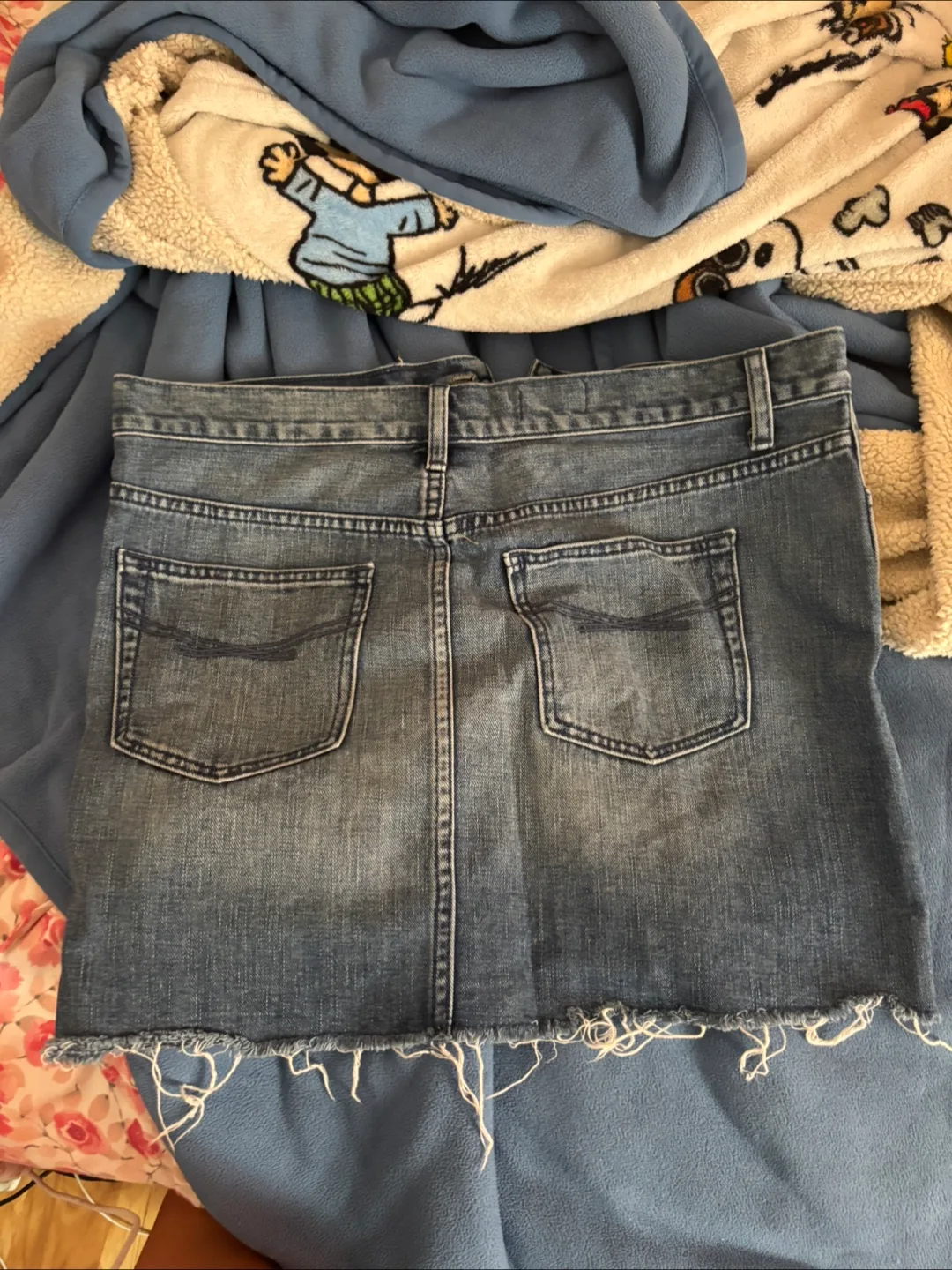 Gap 1969 Denim Mini Skirt - Size 29 image indicator(3)