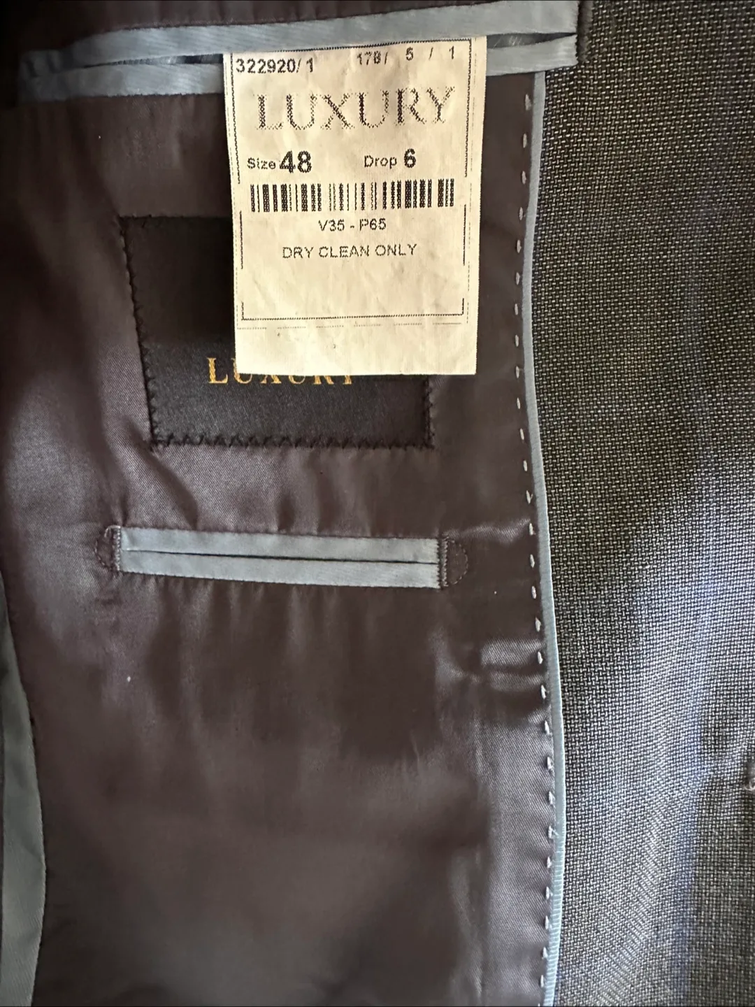 Men’s Suit - Size 48 image indicator(2)