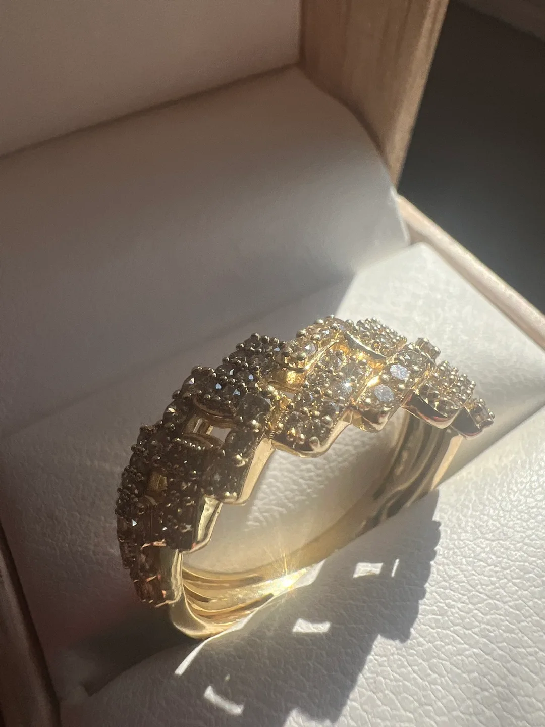 10K Gold Diamond Ring thumbnail
