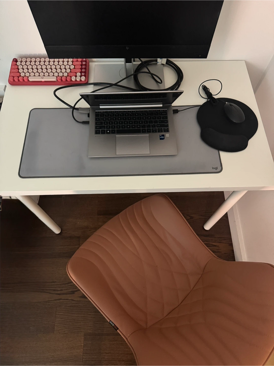 IKEA LAGKAPTEN White Desk and office chair !