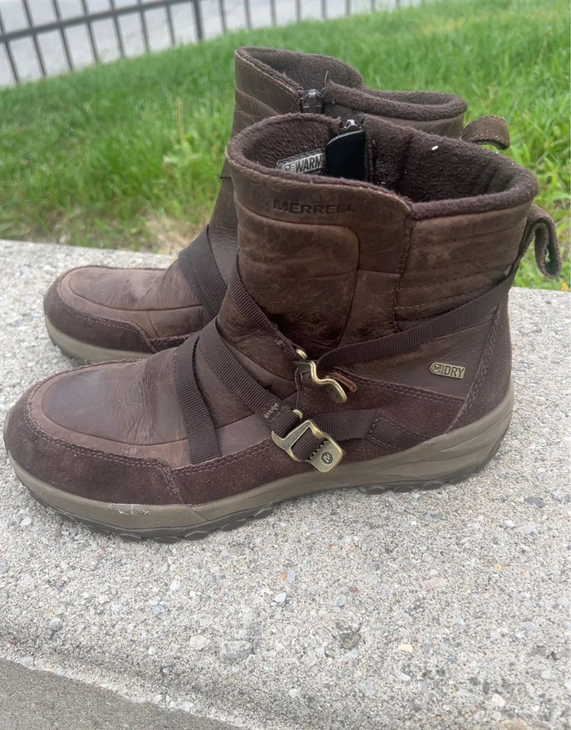 Merrell Brown Leather Winter Boots size 9 thumbnail