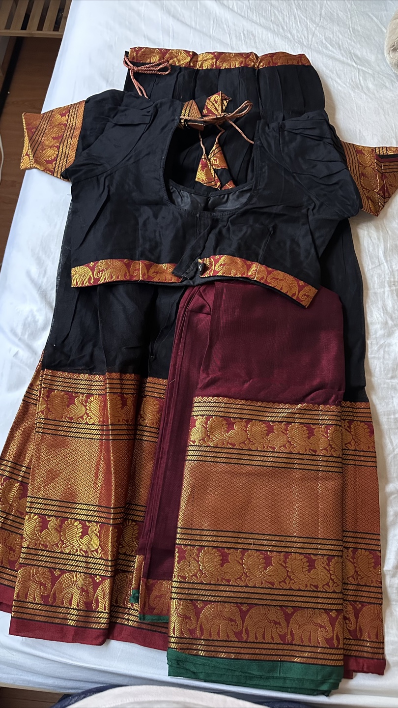 Indian Traditional Dress Dhavani Half Saree - photo 2