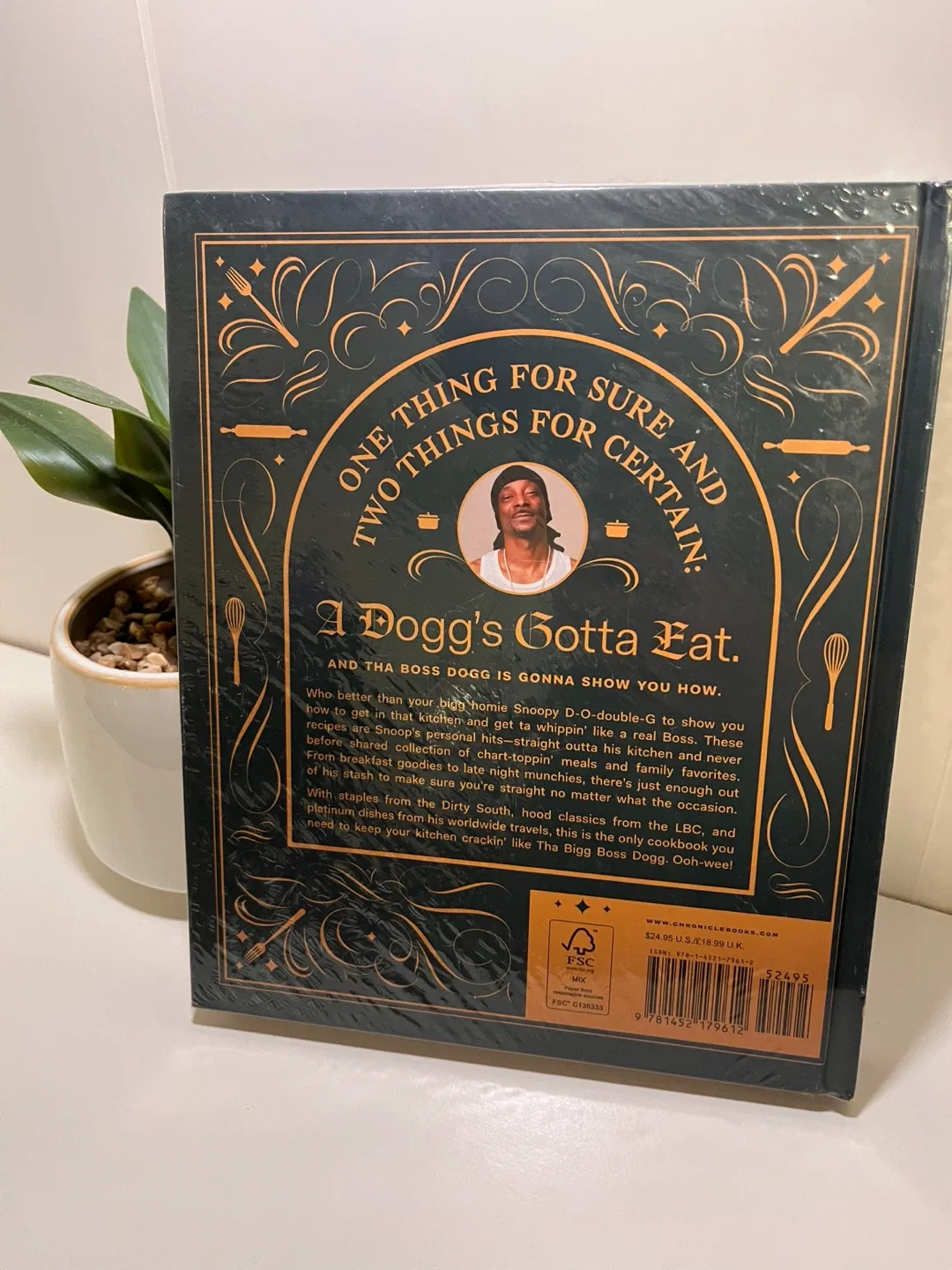 (NEW) Snoop Dogg - From Crook to Cook Cookbook image indicator(2)