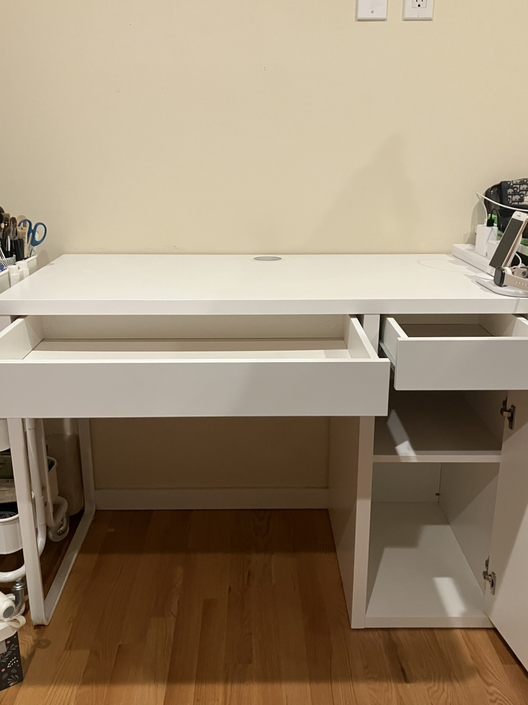 IKEA MICKE White Desk