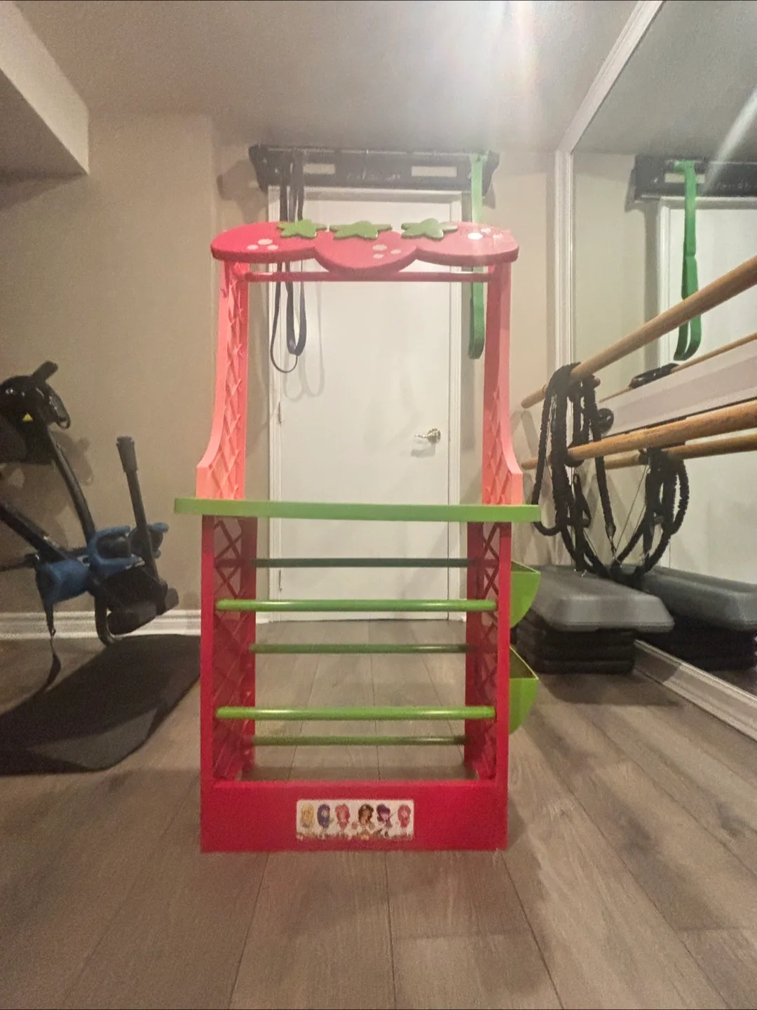 Strawberry Shortcake Kids Market Stand image indicator(2)