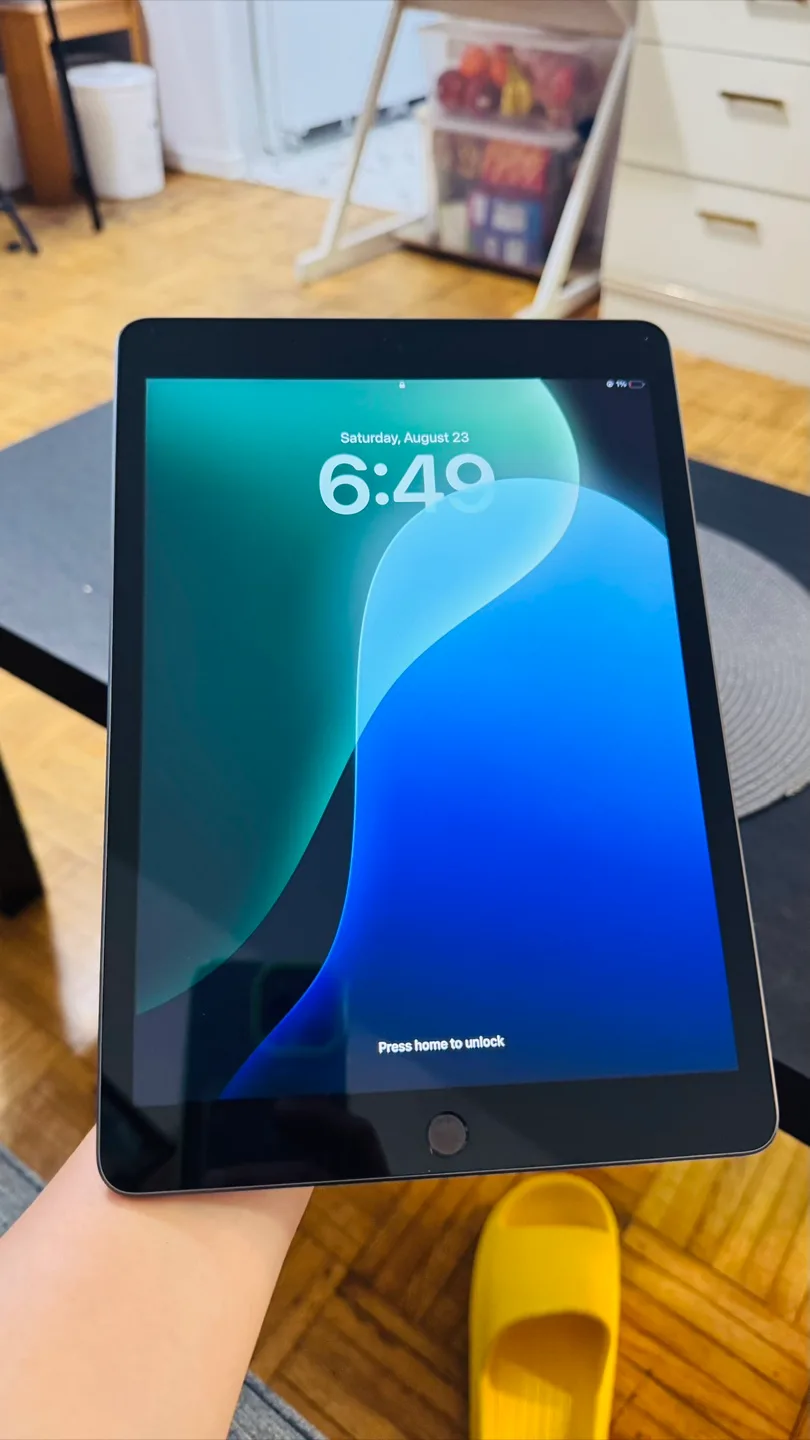 Apple iPad 9th gen wifi 64gb image indicator(3)