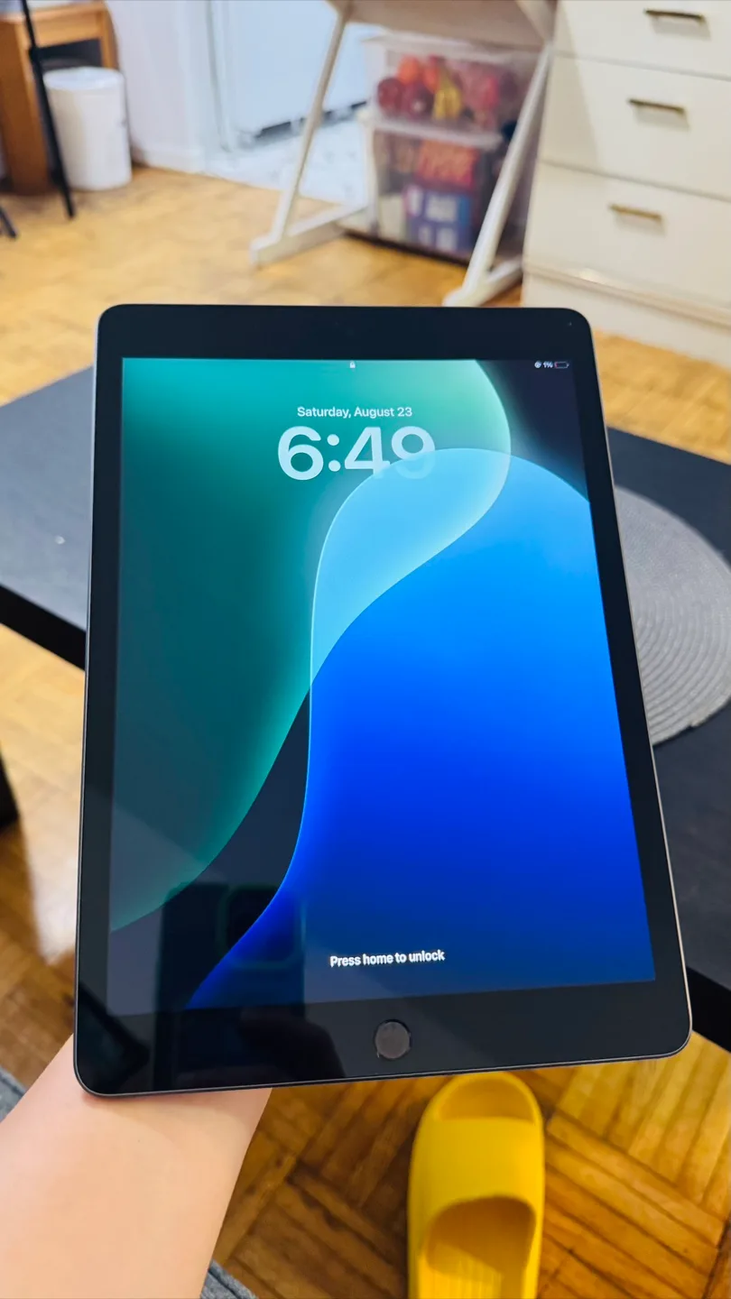 Apple iPad 9th gen wifi 64gb image indicator(2)