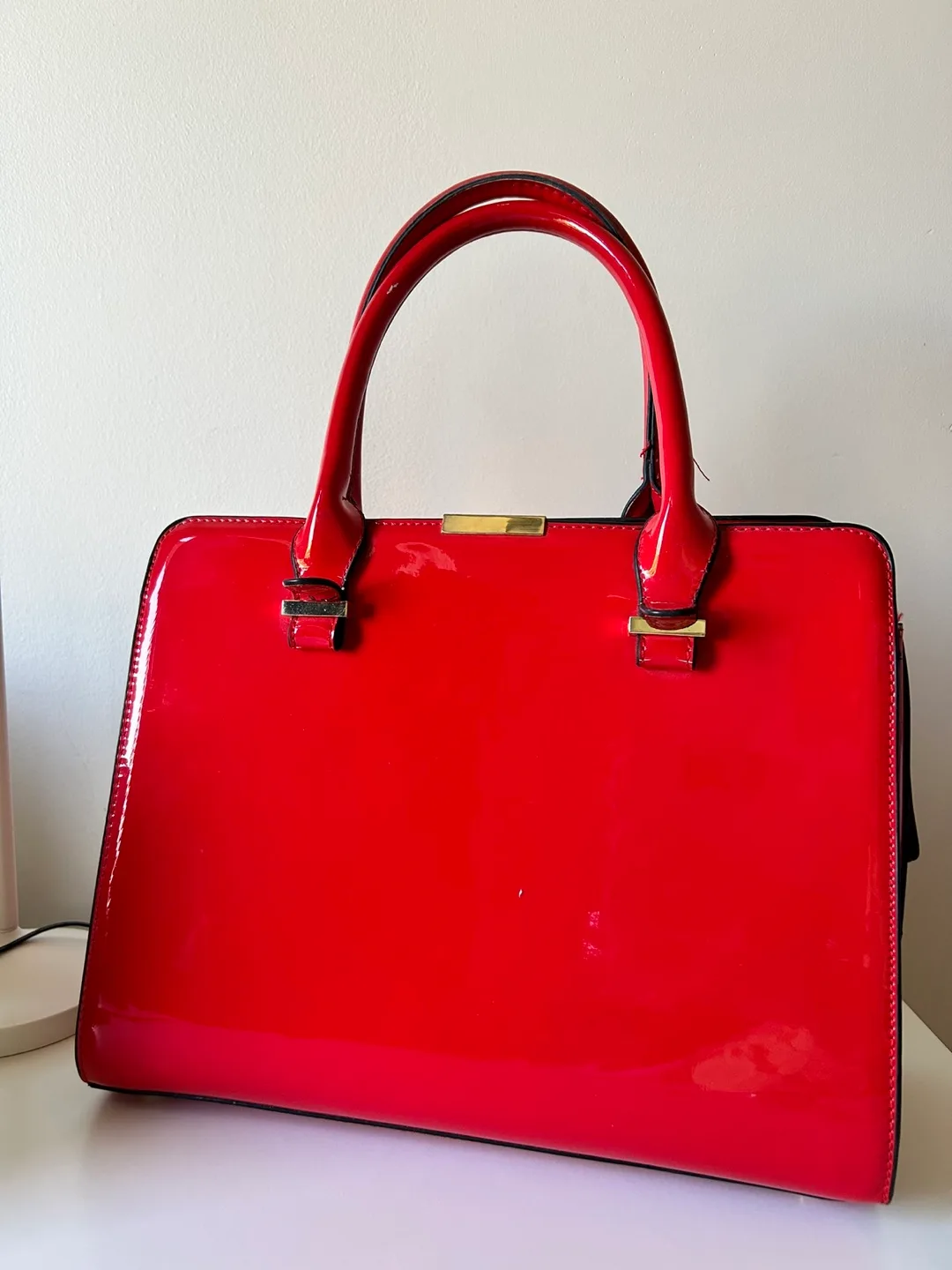 Red Handbag image indicator(3)