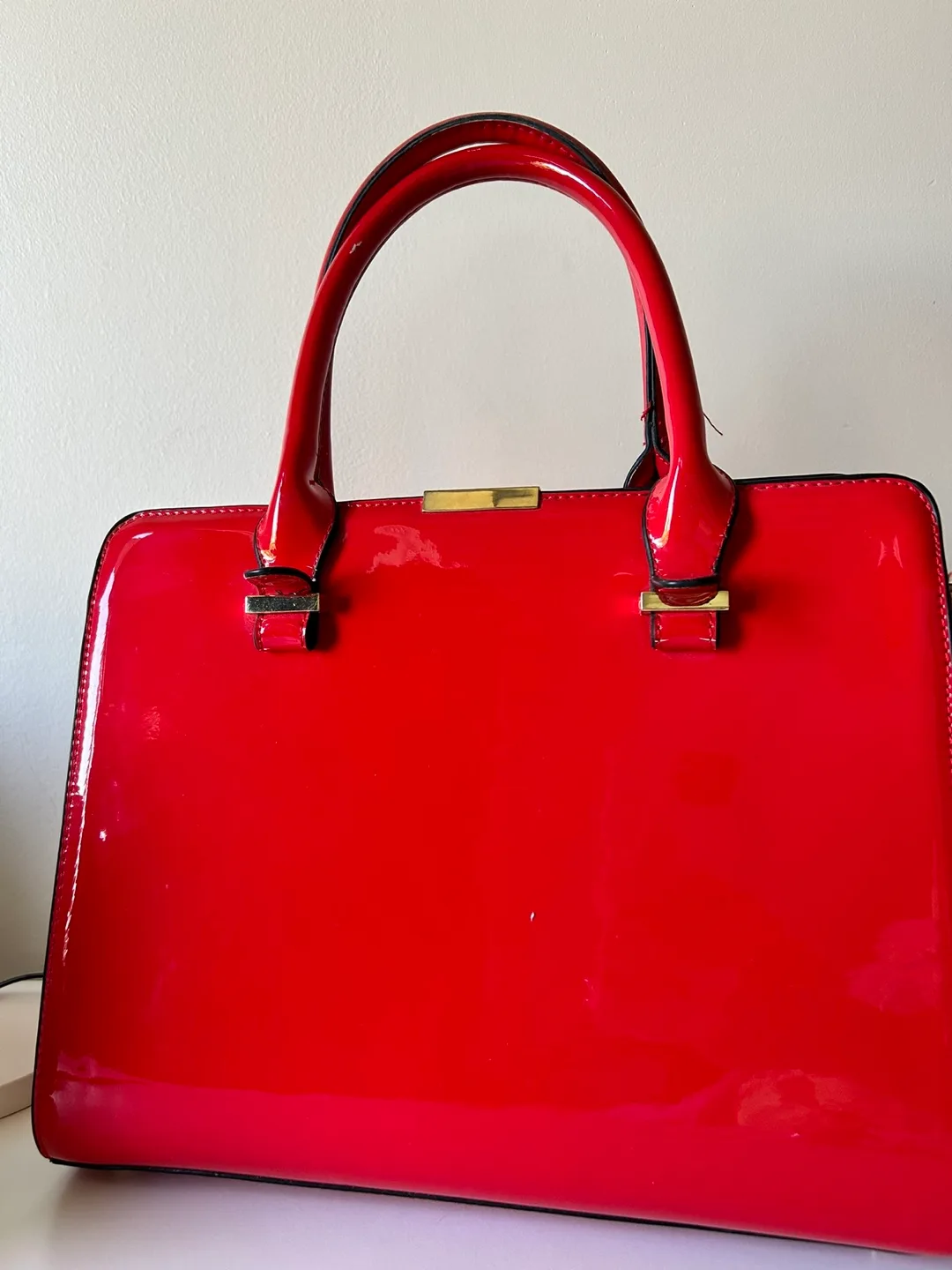 Red Handbag image indicator(2)