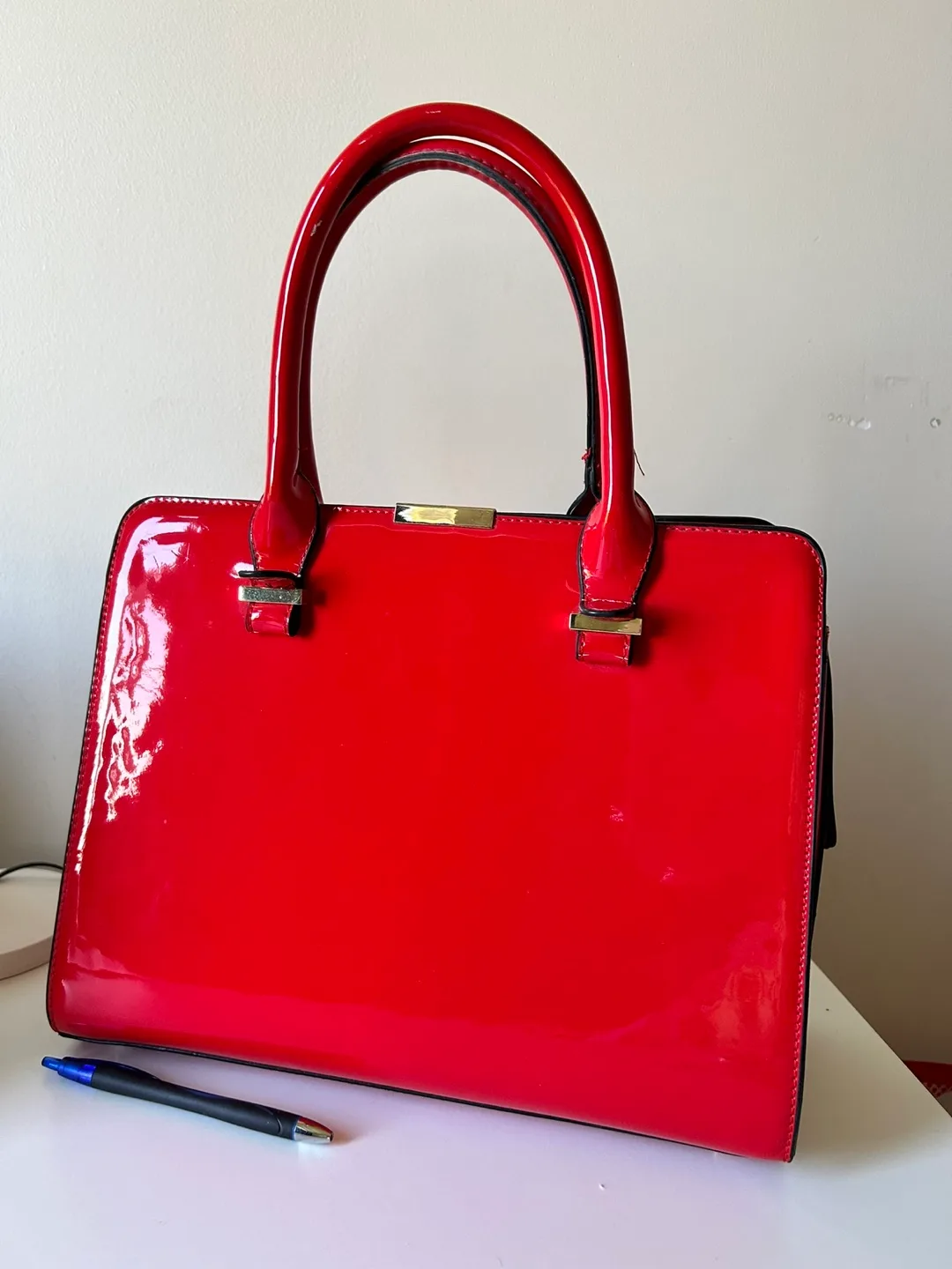 Red Handbag image indicator(6)